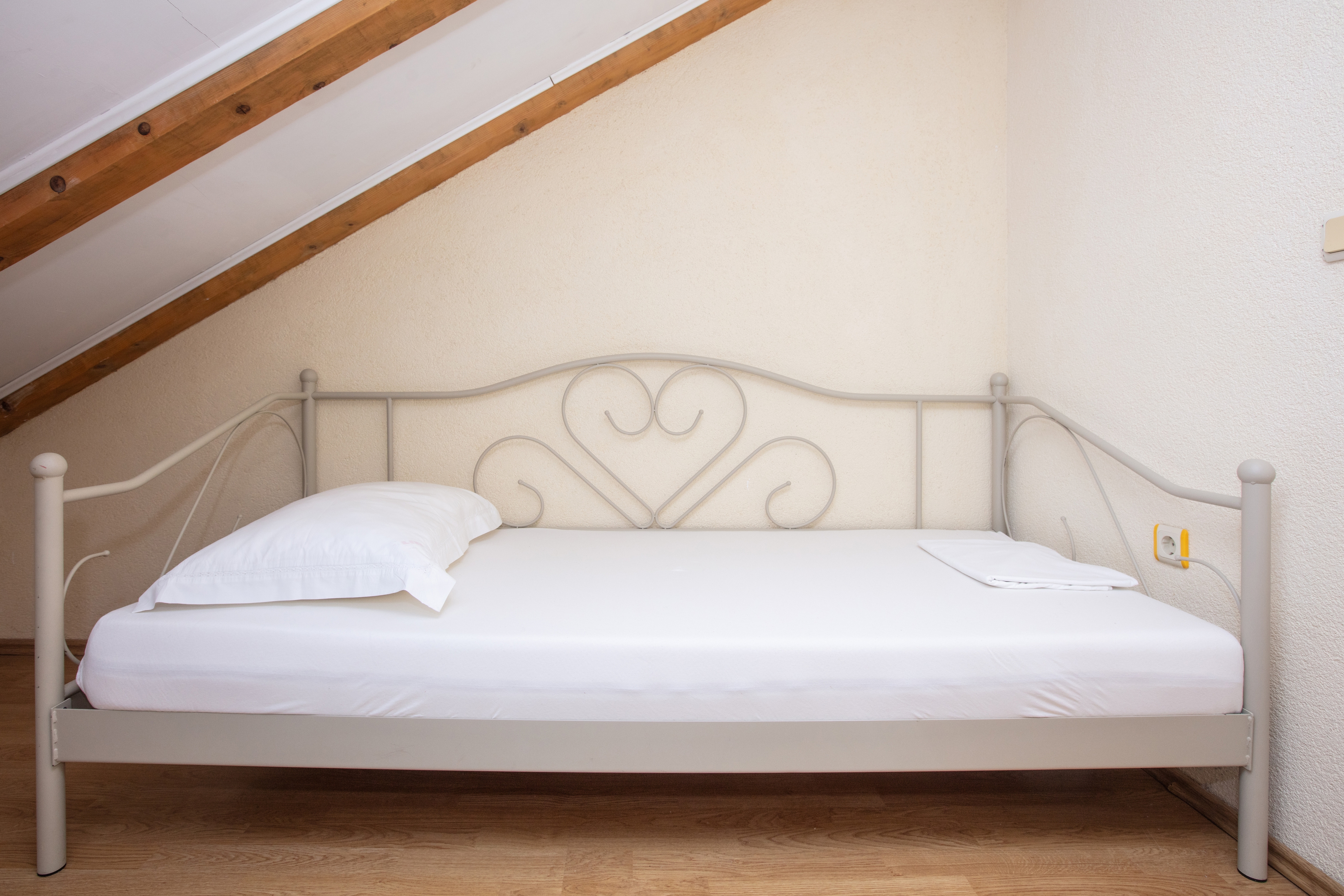 Three bedroom apartment with balcony and sea view Pirovac, Šibenik  A-c