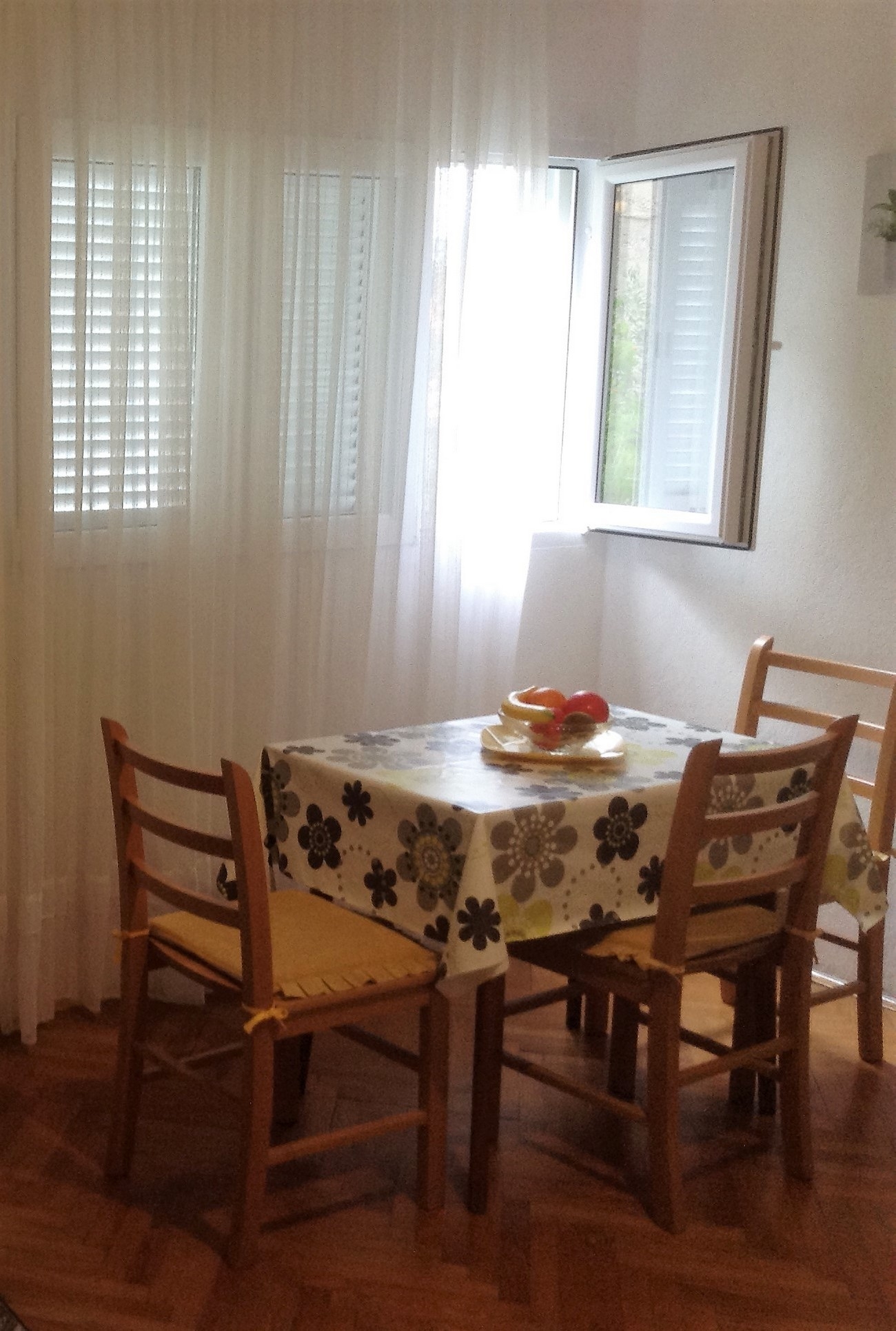 Two bedroom apartment with terrace and sea view Drašnice, Makarska (A-22573-b) Two bedroom apartment with terrace and sea view Drašnice, Makarska (A-22573-b)