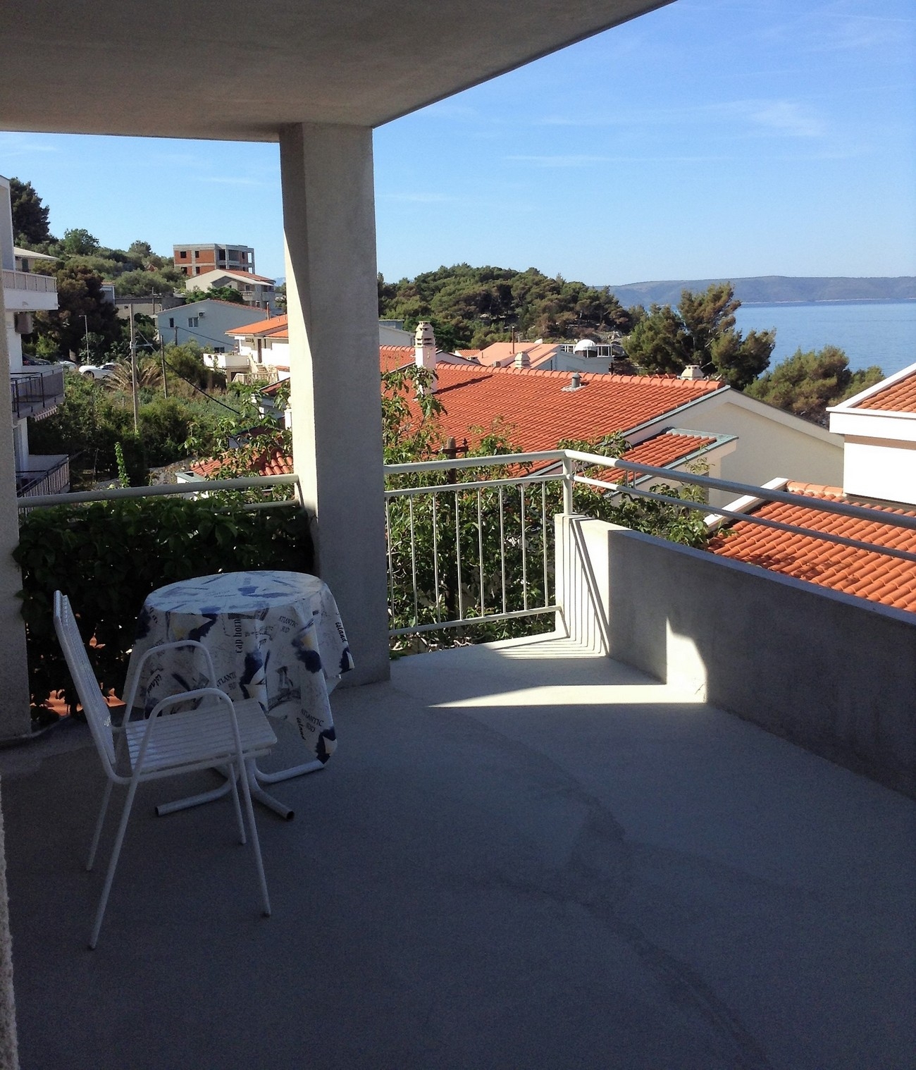 One bedroom apartment with terrace and sea view Drašnice, Makarska  A-c