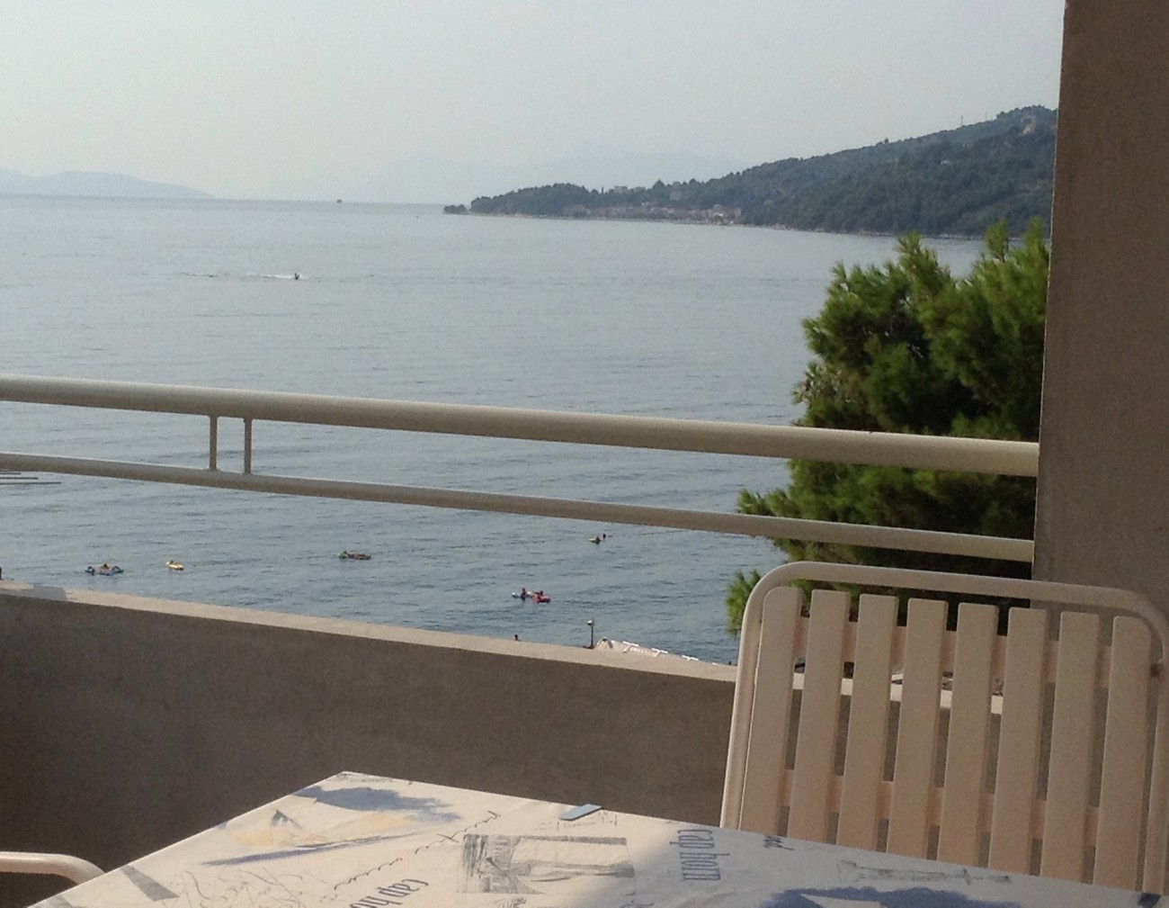 One bedroom apartment with terrace and sea view Drašnice, Makarska  A-c