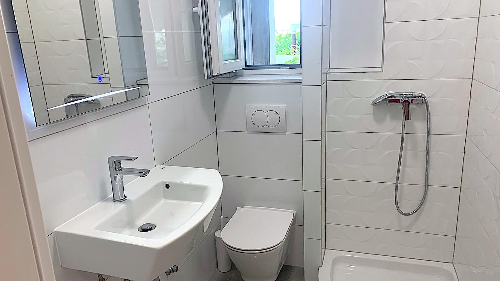 One bedroom apartment with terrace and sea view Drašnice, Makarska  A-d