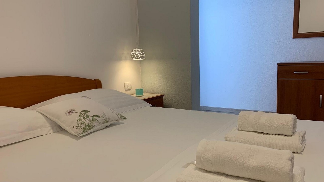 One bedroom apartment with terrace and sea view Drašnice, Makarska  A-d