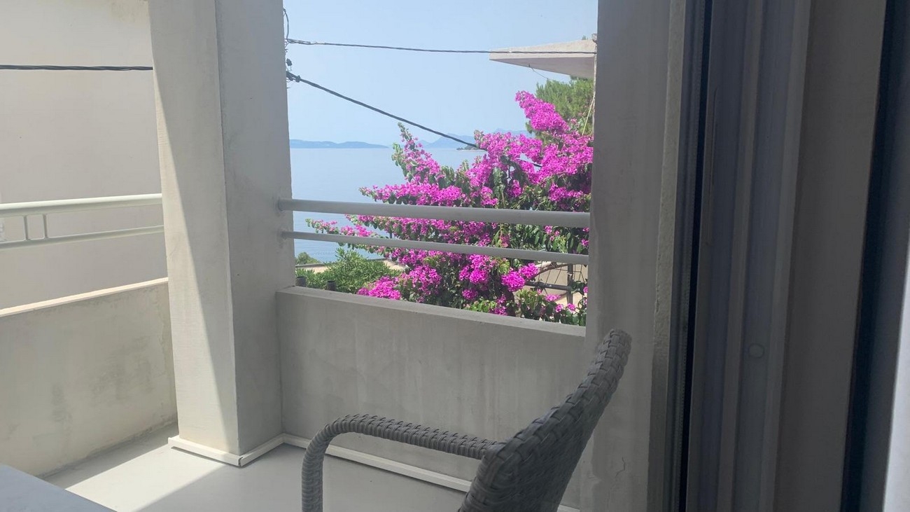 One bedroom apartment with terrace and sea view Drašnice, Makarska  A-d