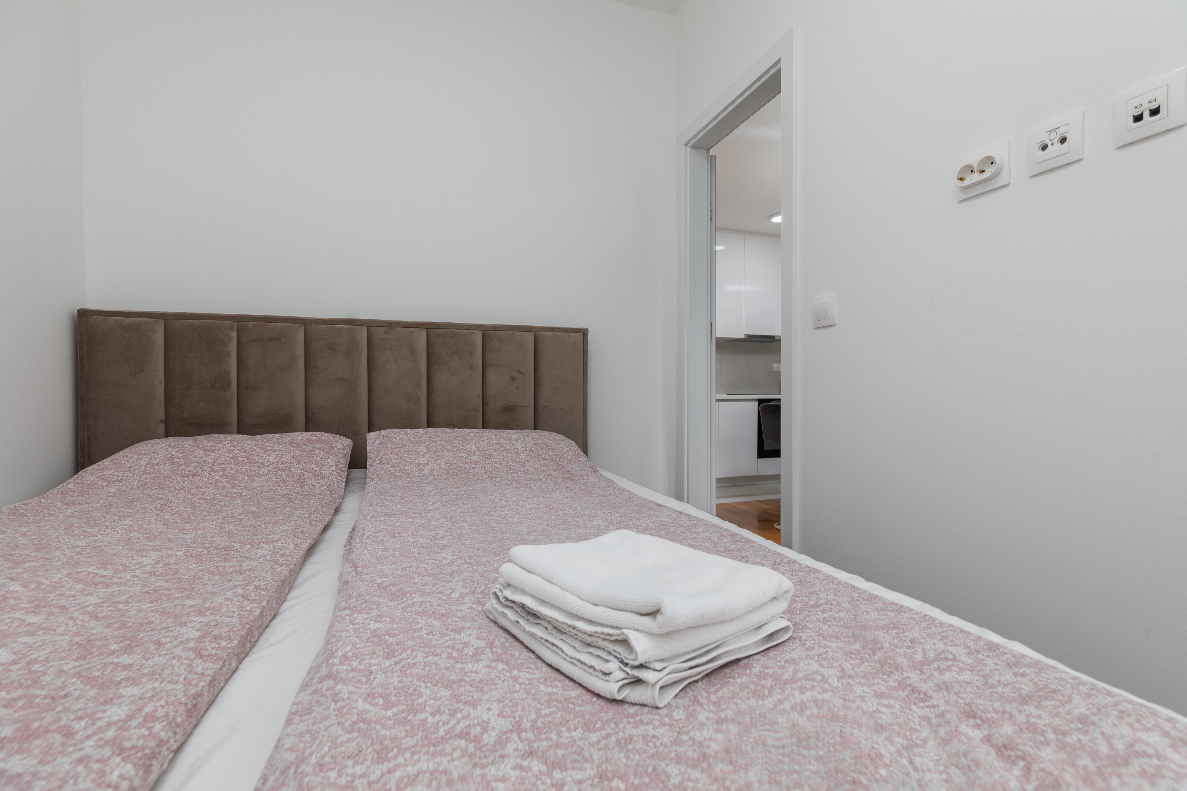 One bedroom apartment with balcony Zagreb  A-a