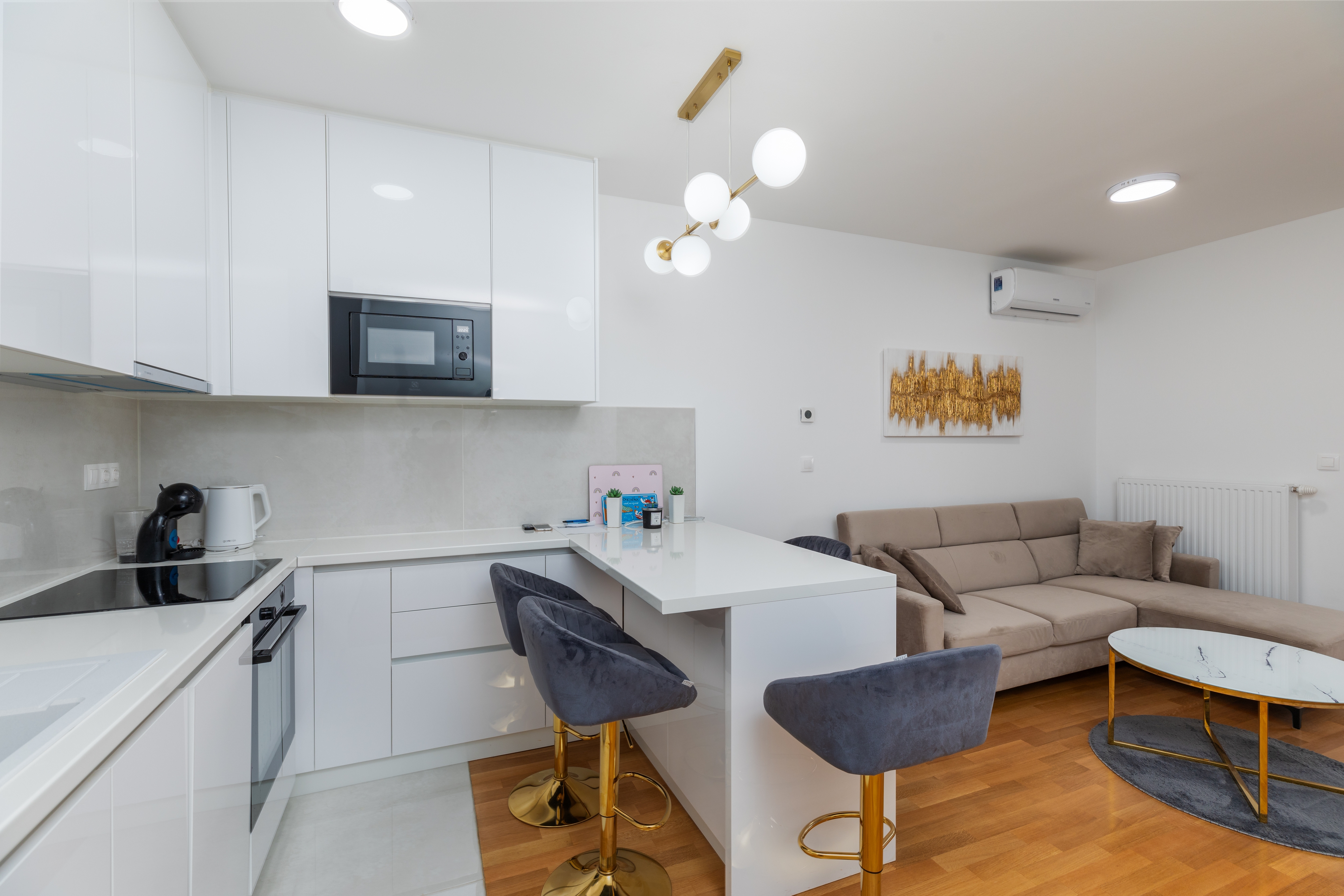 One bedroom apartment with balcony Zagreb  A-a