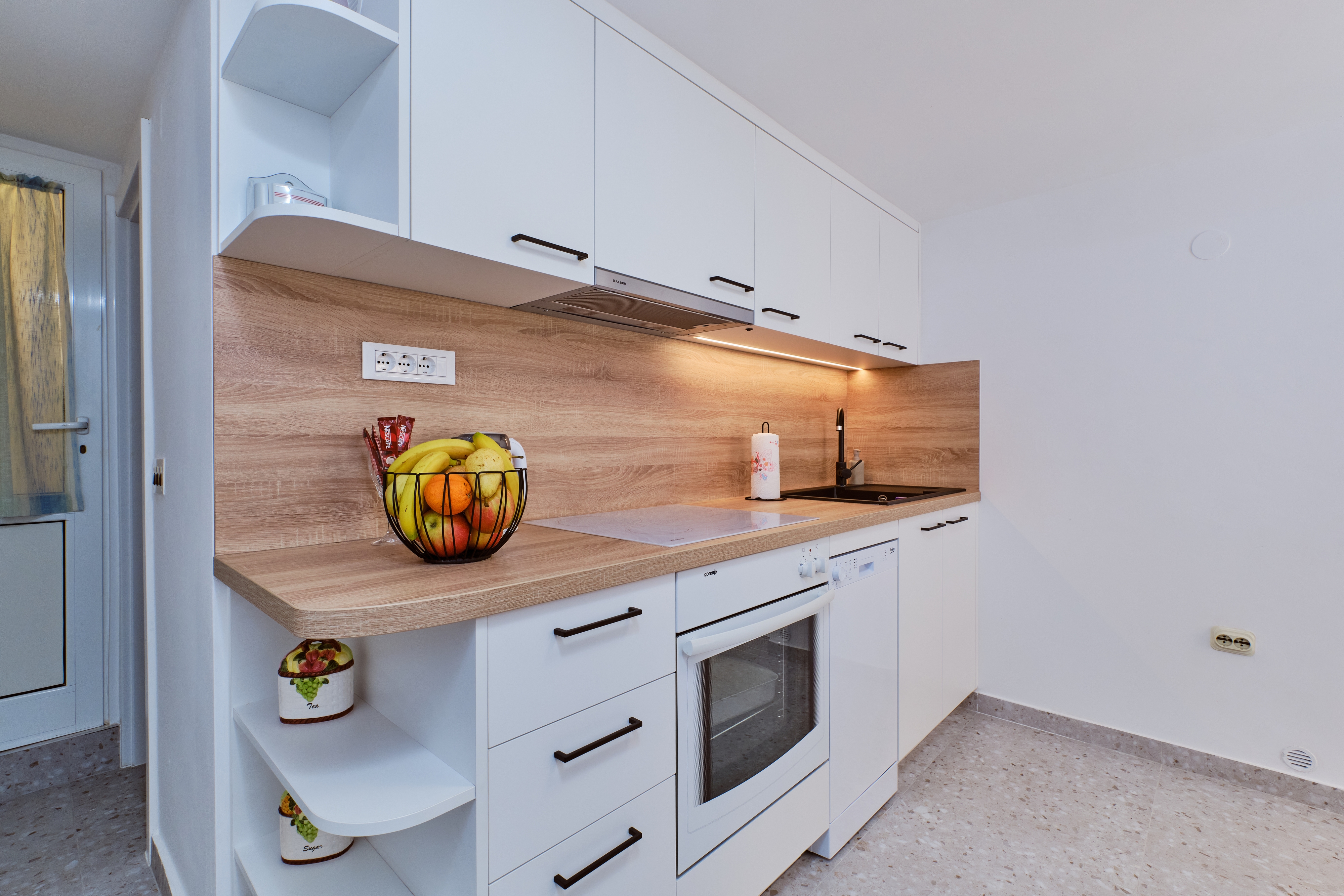 One bedroom apartment near beach Martinšćica, Cres (A-22582-b)