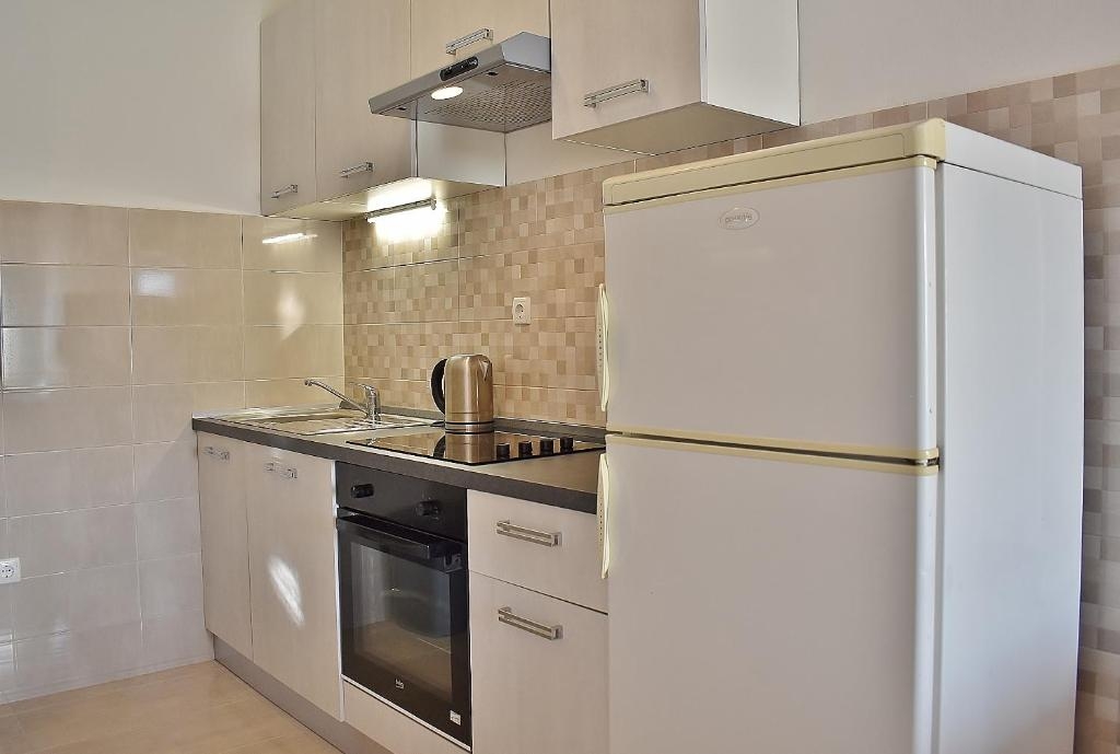 Top Rab Lopar Top Rab Lopar