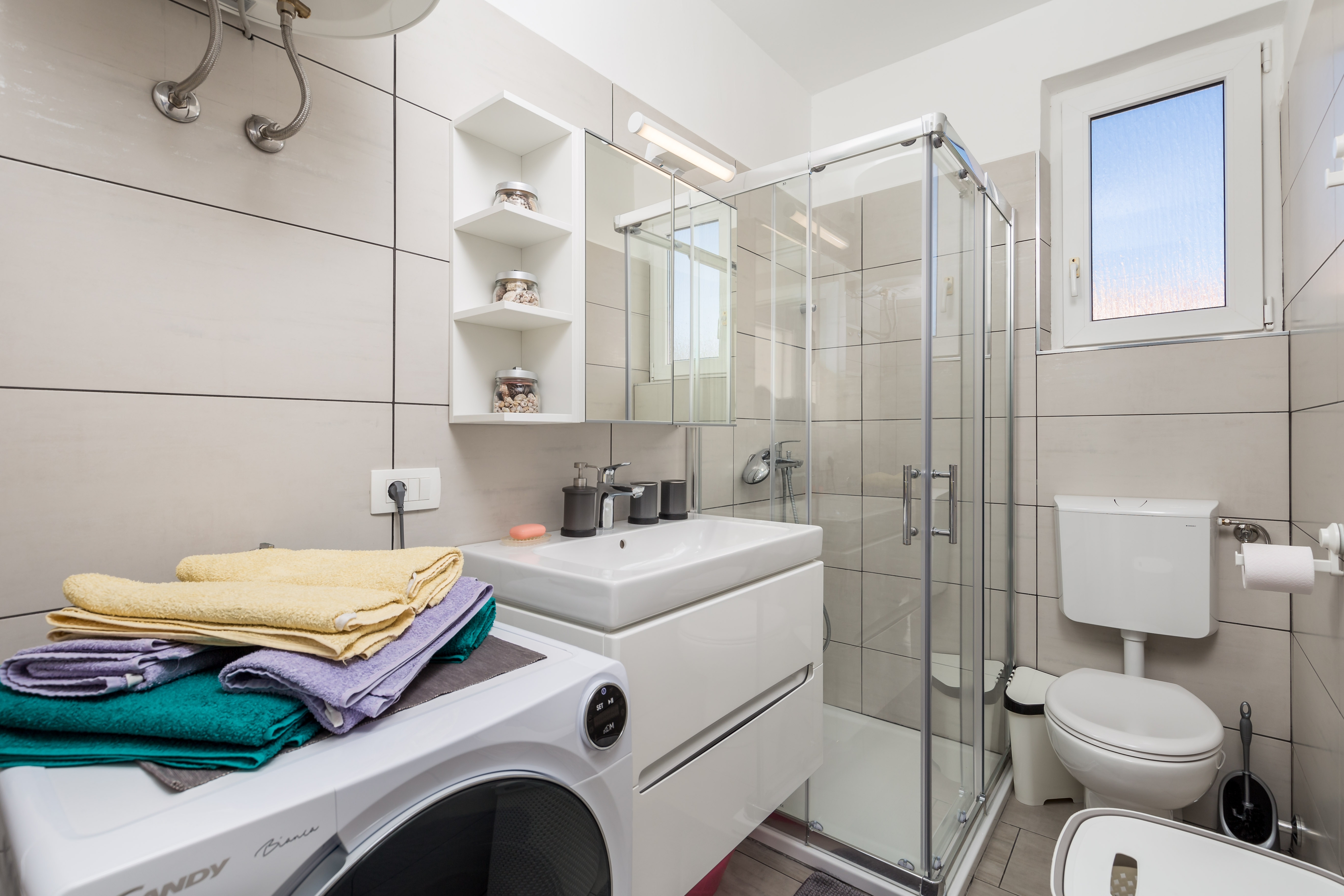 One bedroom apartment with terrace and sea view Barbat, Rab  A-a