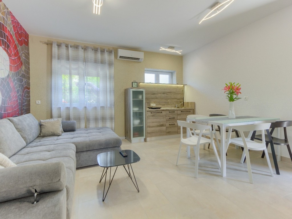 Two bedroom apartment with terrace Kaštel Stari, Kaštela (A-22588-a)