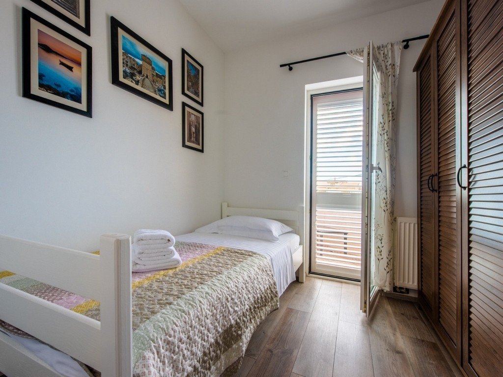 Three bedroom apartment with terrace Kaštel Gomilica, Kaštela  A-a