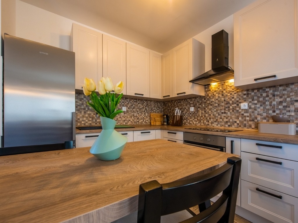 Three bedroom apartment with terrace Kaštel Gomilica, Kaštela  A-a