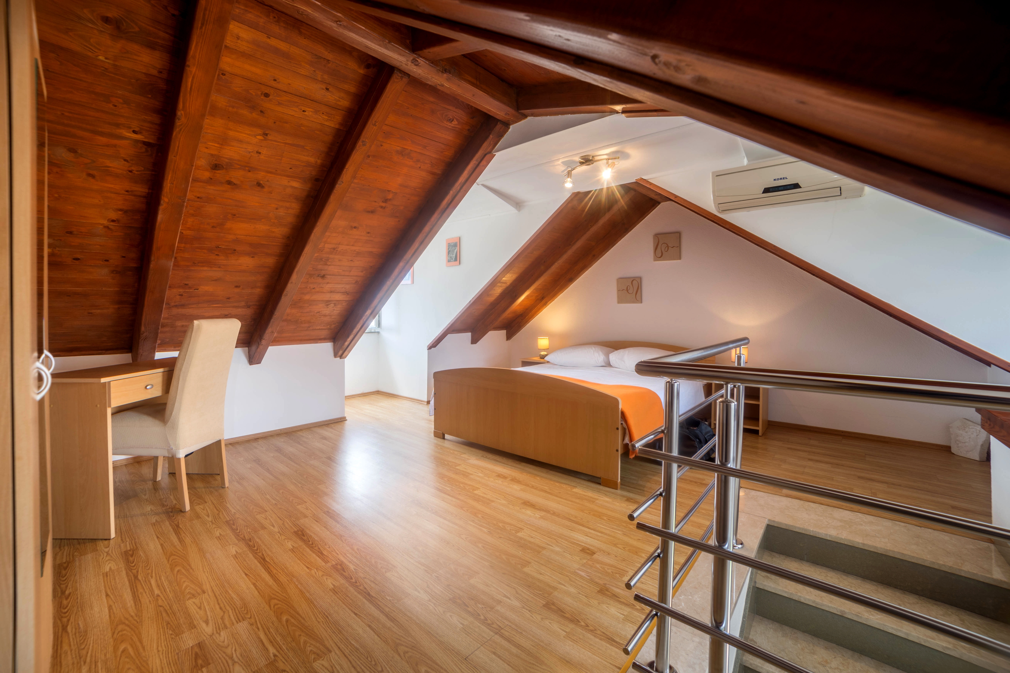 One bedroom apartment with air-conditioning Trogir (A-22597-a) One bedroom apartment with air-conditioning Trogir (A-22597-a)