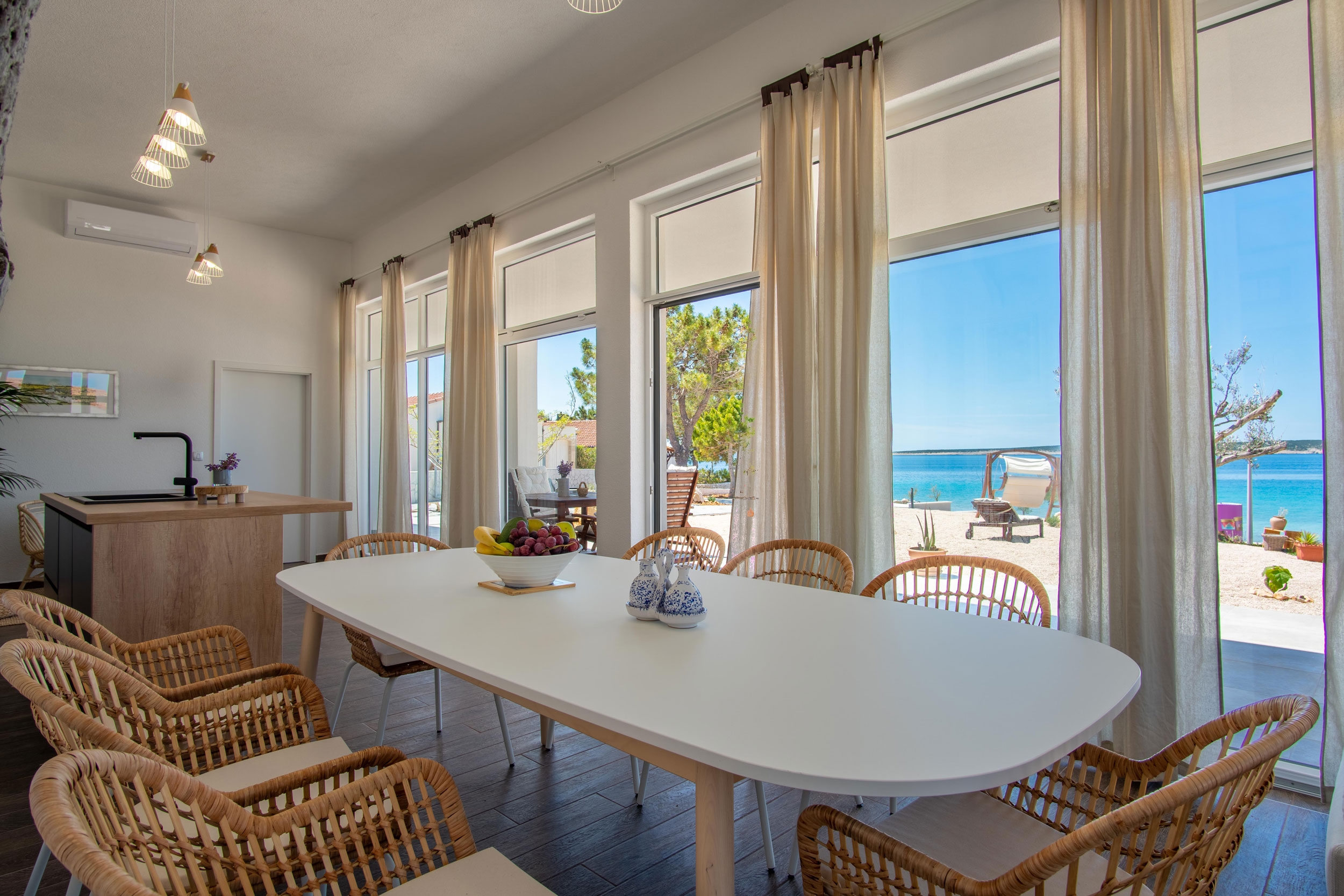 Four bedroom house near beach Mandre, Pag  K