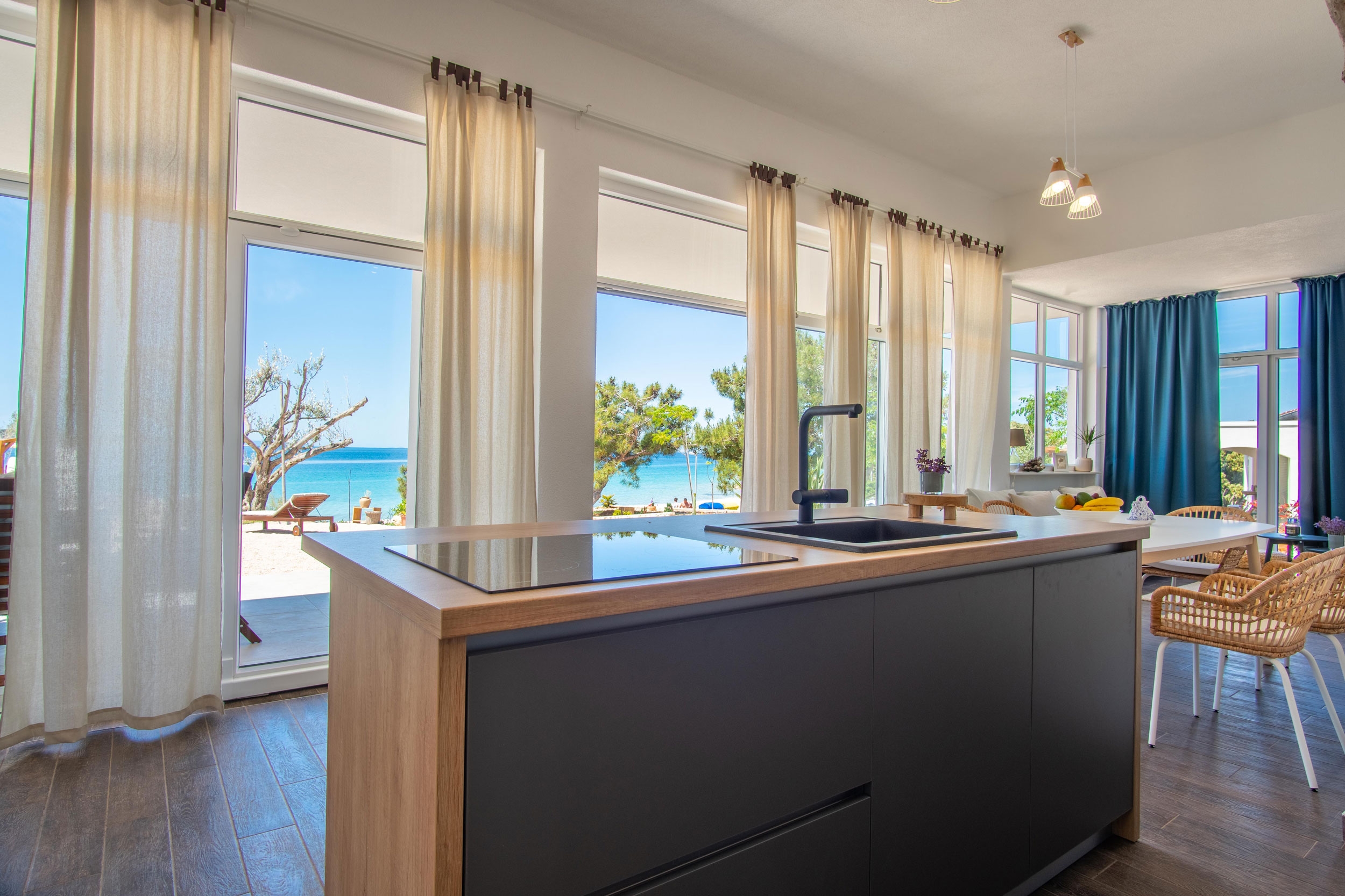Four bedroom house near beach Mandre, Pag  K