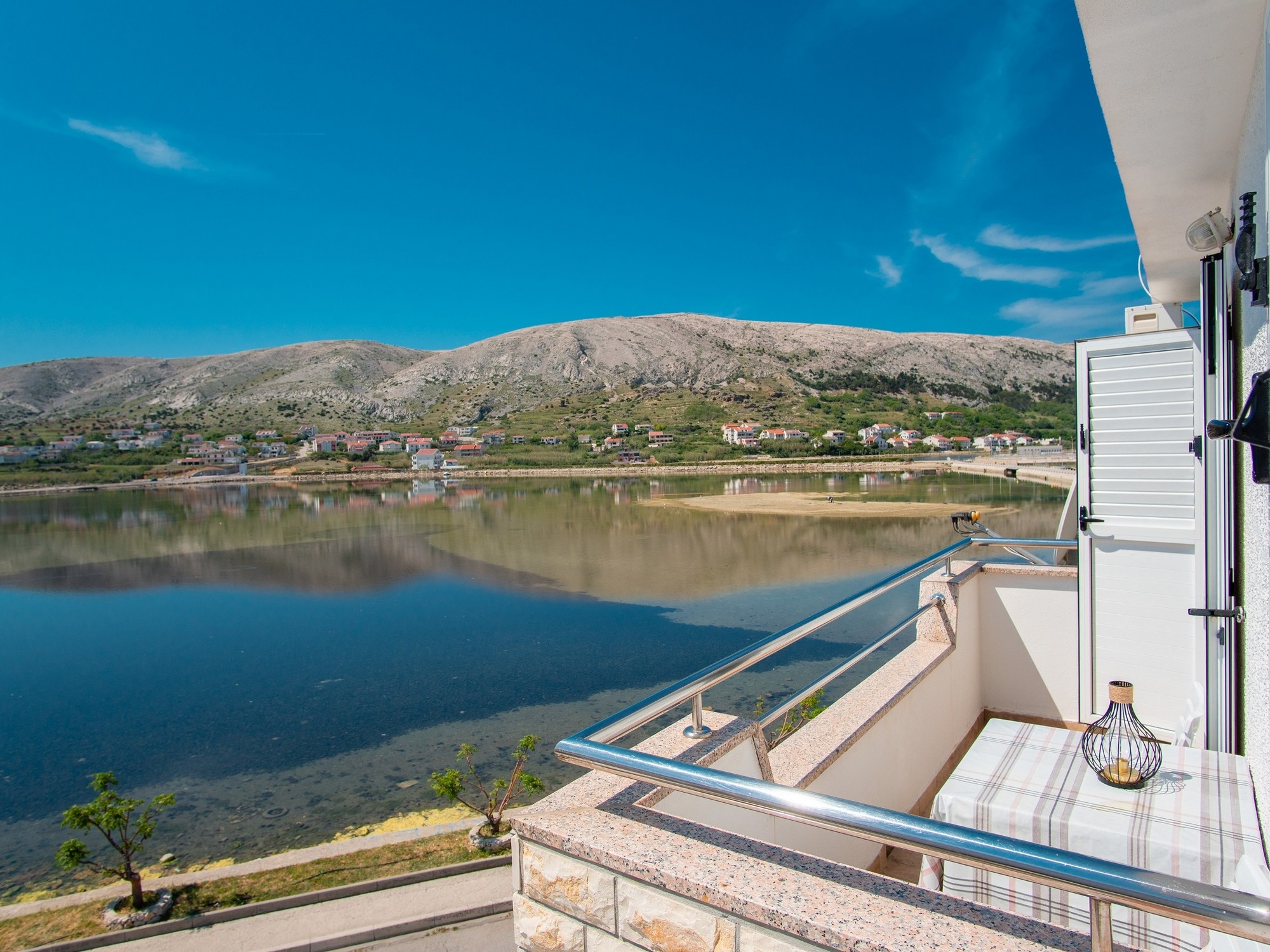 Two bedroom apartment with balcony and sea view Pag  A-b