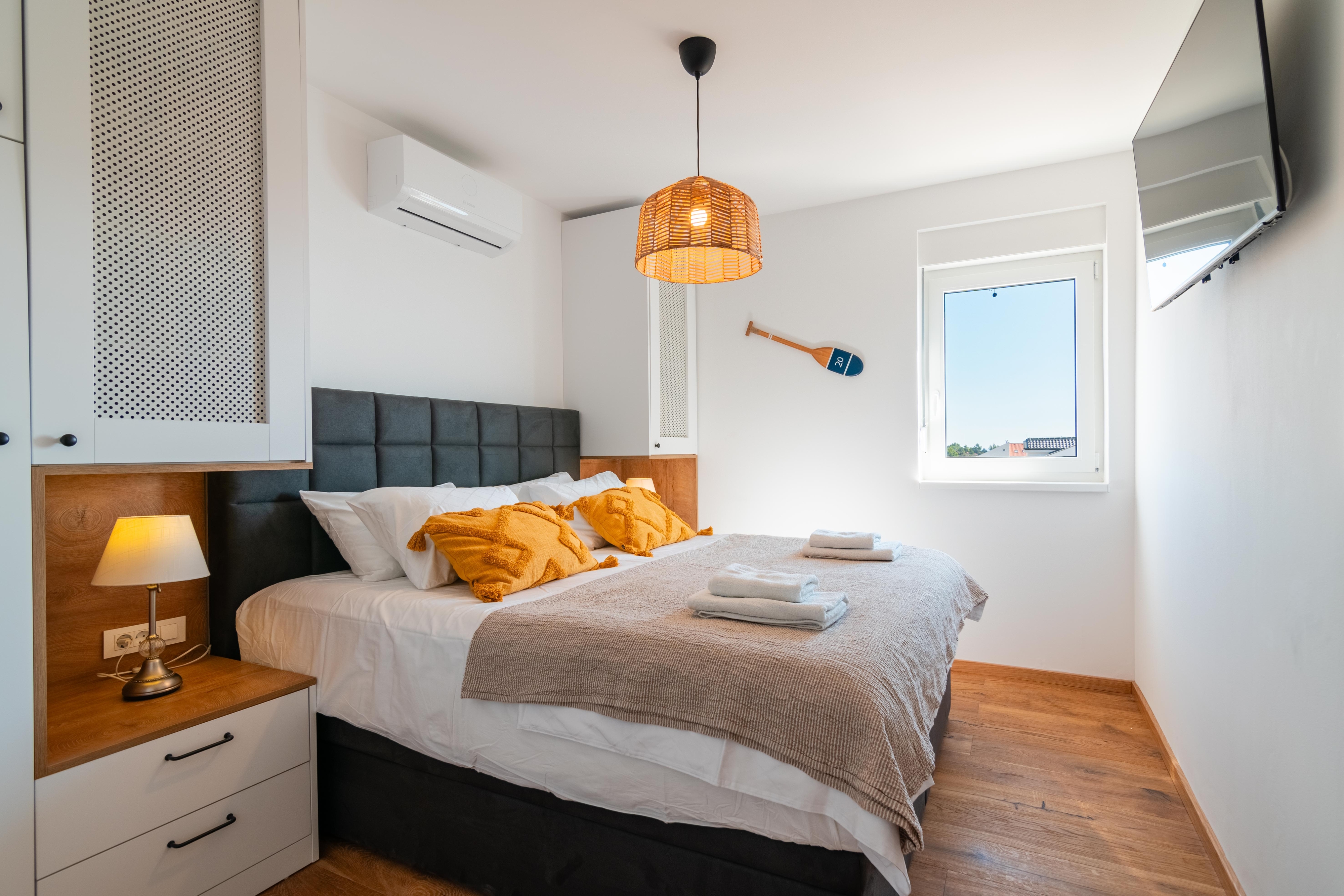 Two bedroom apartment with terrace and sea view Mandre, Pag  A-a