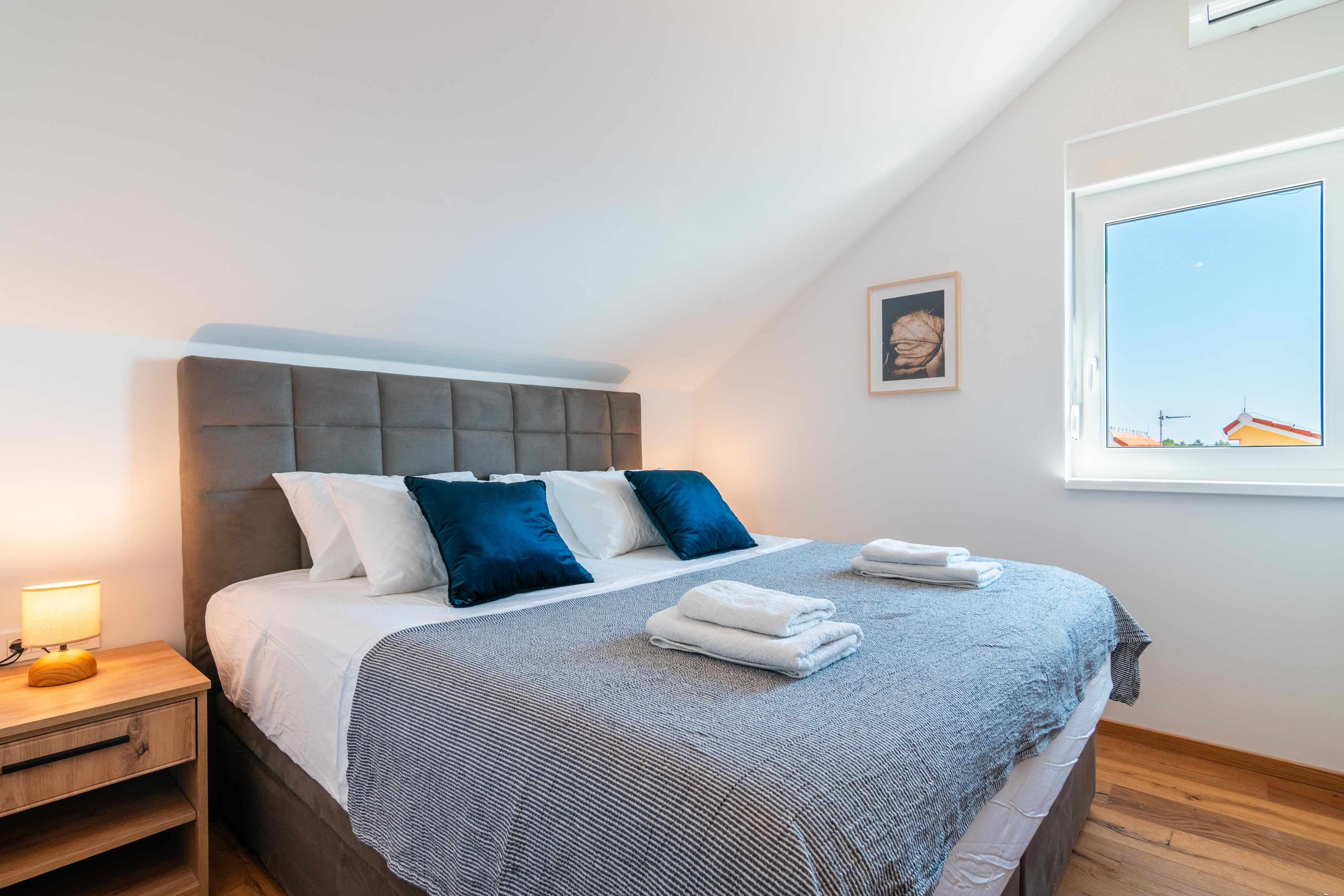 Two bedroom apartment with terrace and sea view Mandre, Pag  A-a