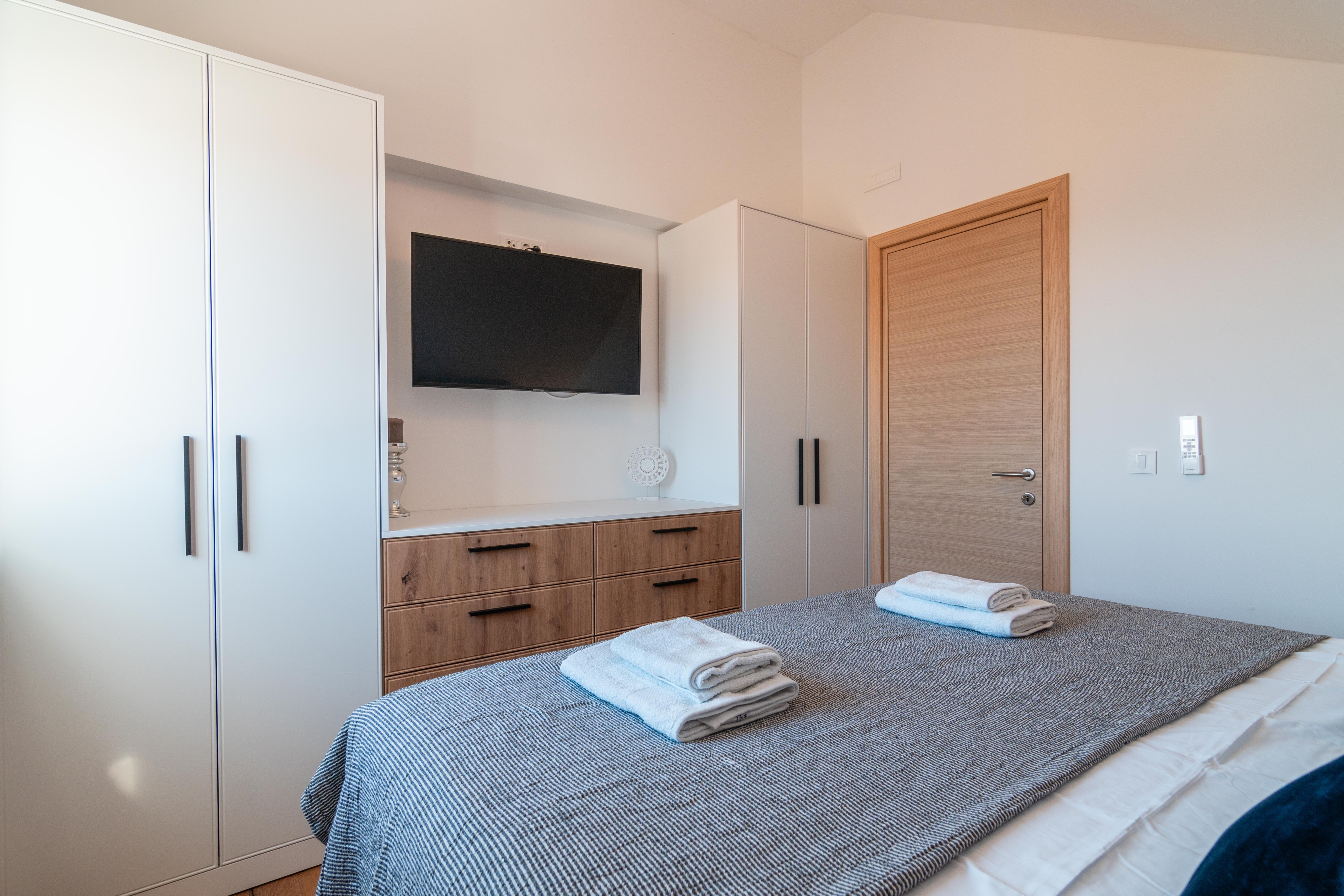 Two bedroom apartment with terrace and sea view Mandre, Pag  A-a