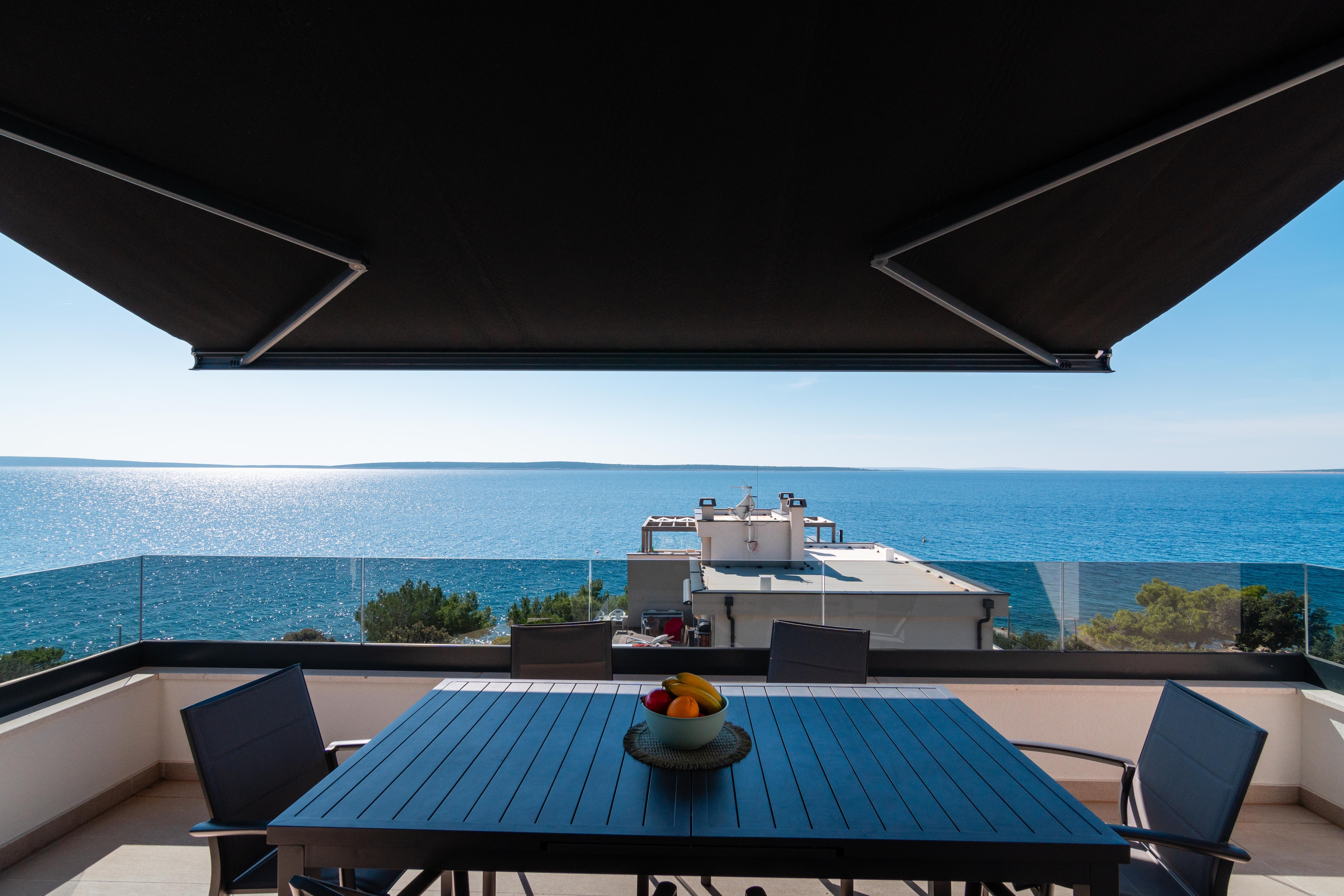 Two bedroom apartment with terrace and sea view Mandre, Pag  A-a