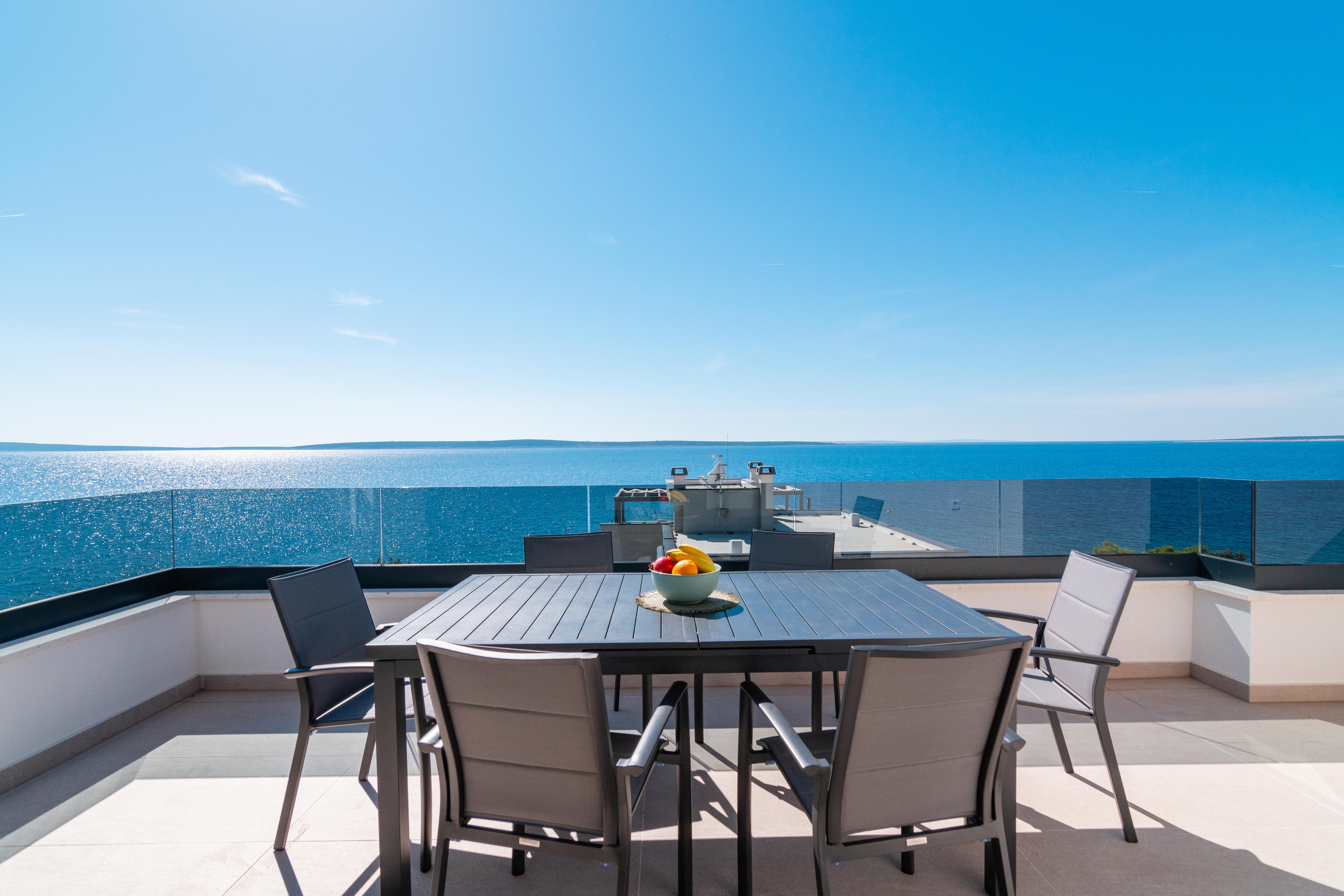 Two bedroom apartment with terrace and sea view Mandre, Pag  A-a