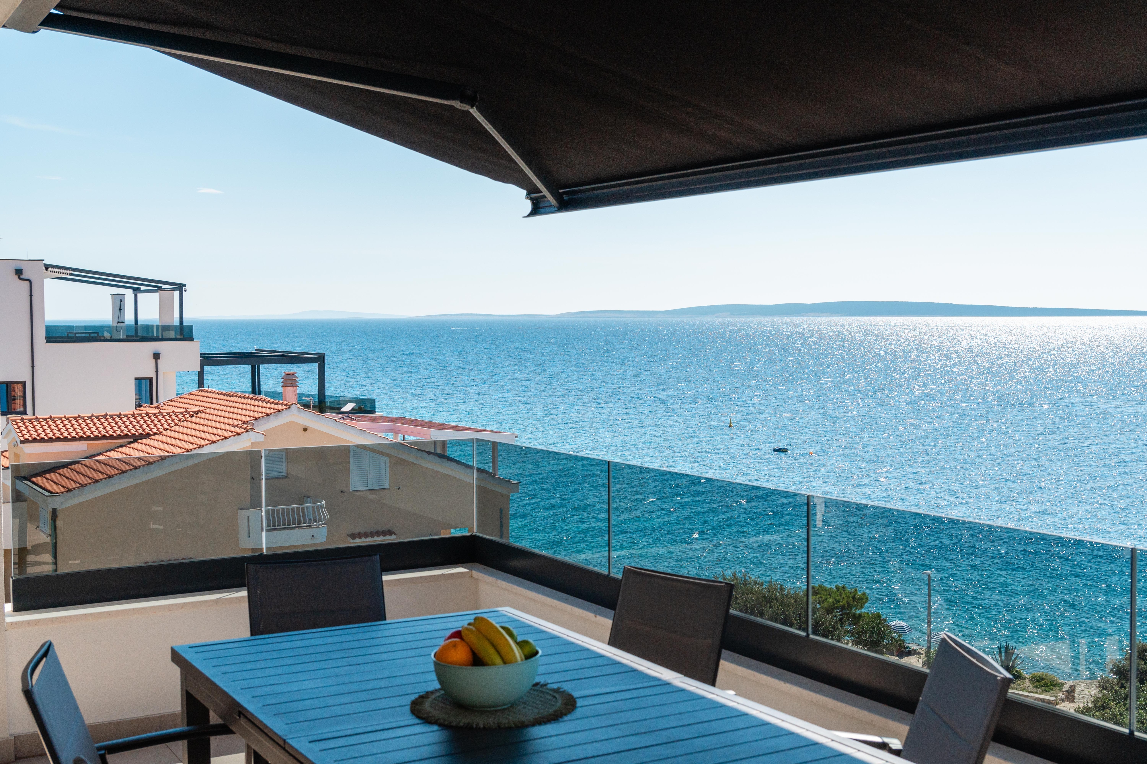 Two bedroom apartment with terrace and sea view Mandre, Pag  A-a