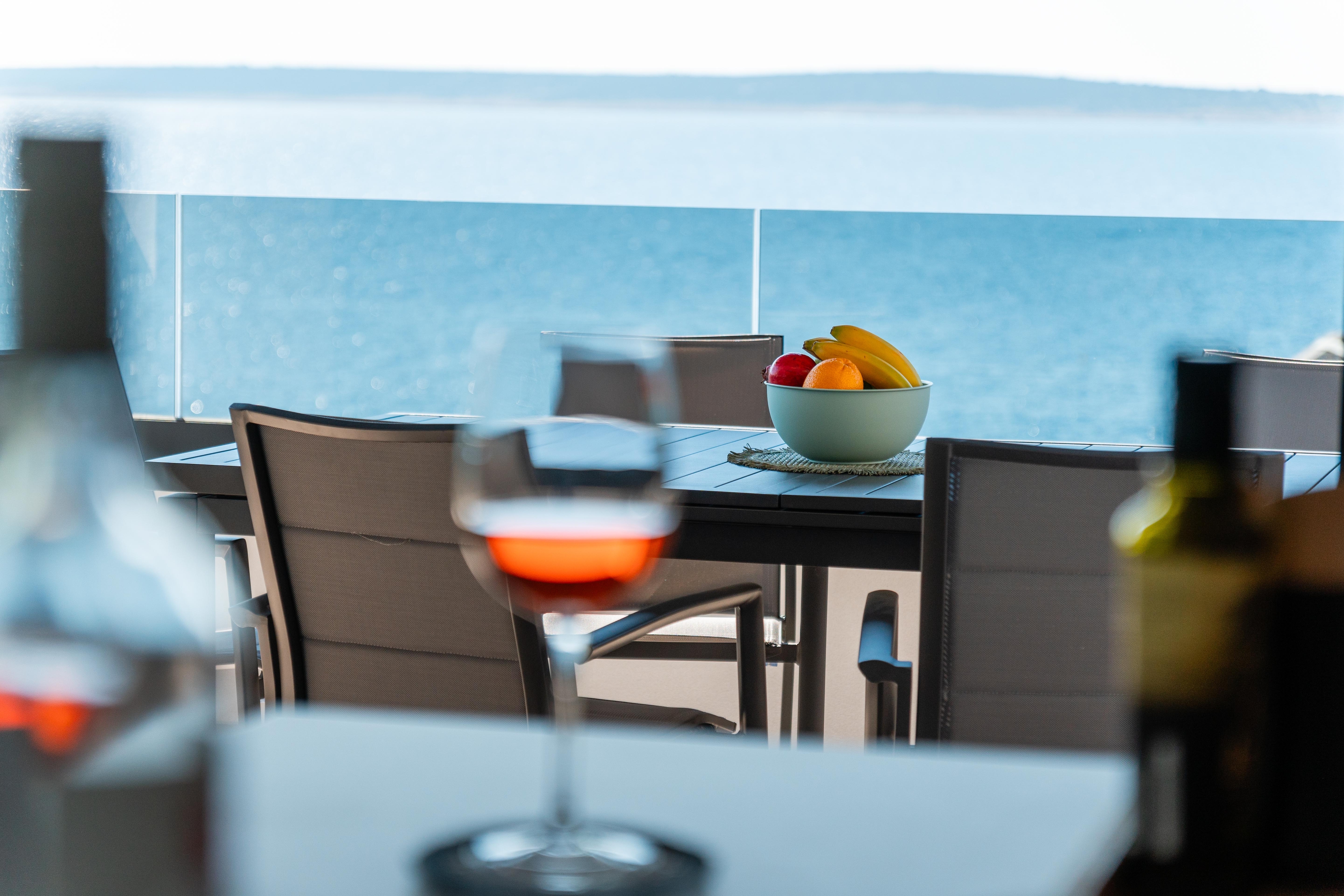Two bedroom apartment with terrace and sea view Mandre, Pag  A-a