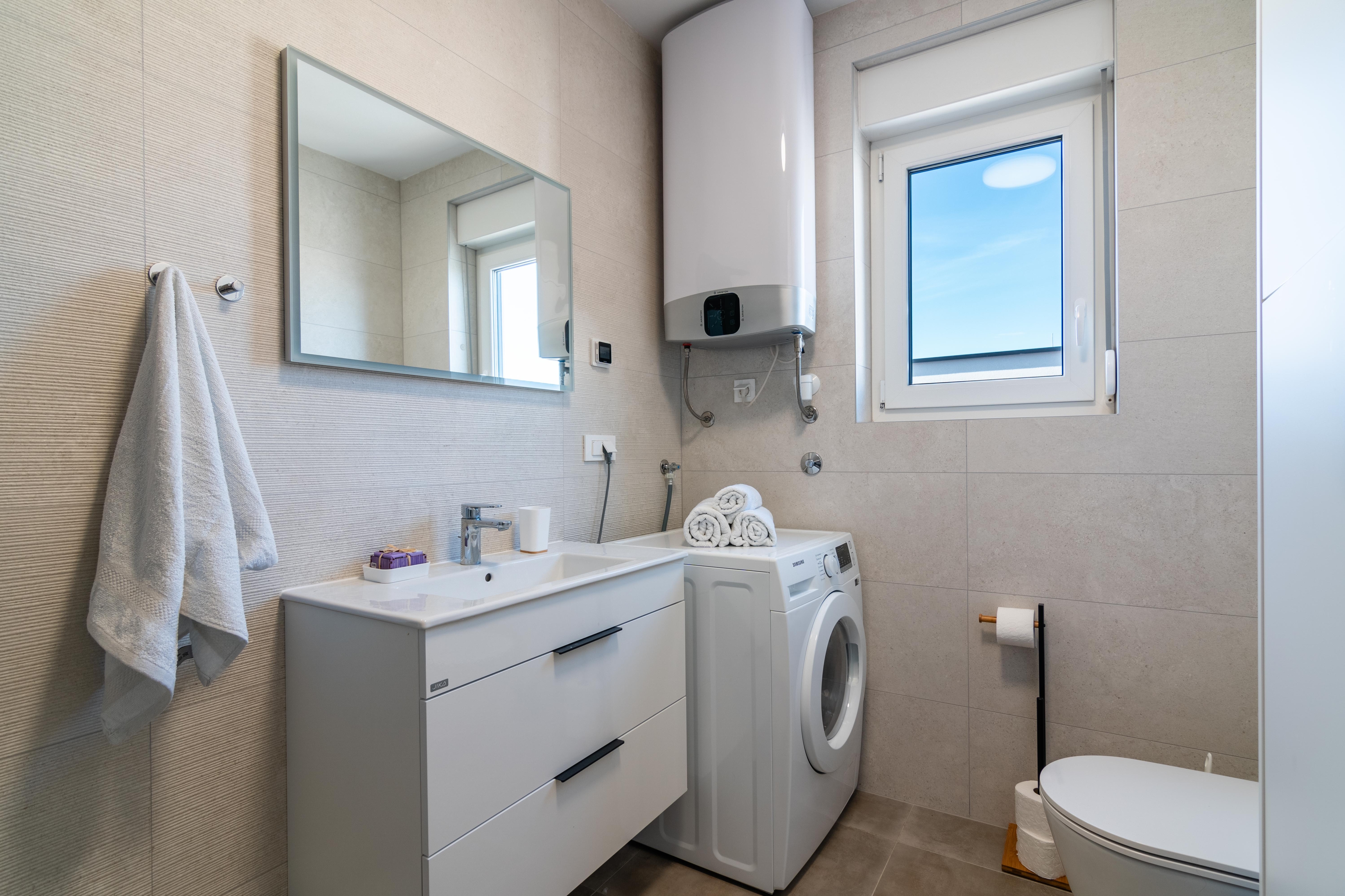 Two bedroom apartment with terrace and sea view Mandre, Pag  A-b