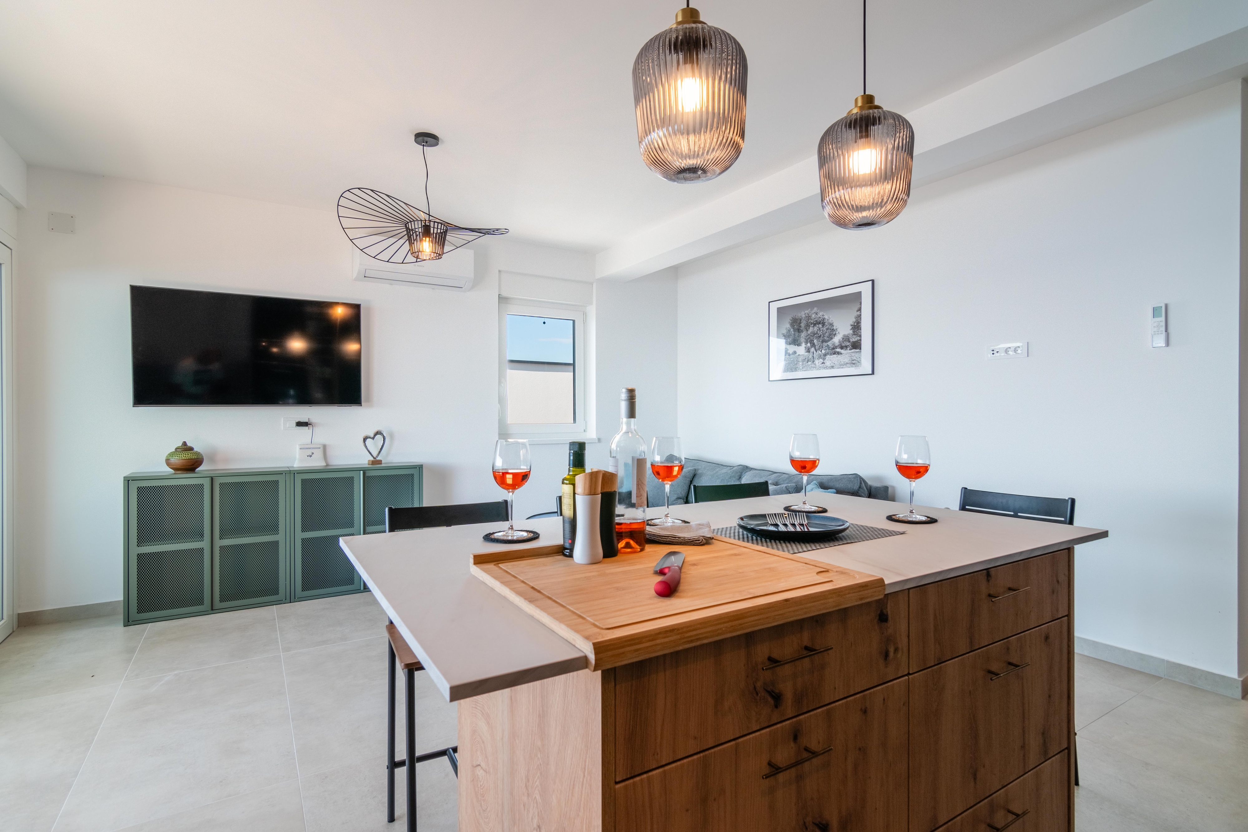 Two bedroom apartment with terrace and sea view Mandre, Pag  A-b