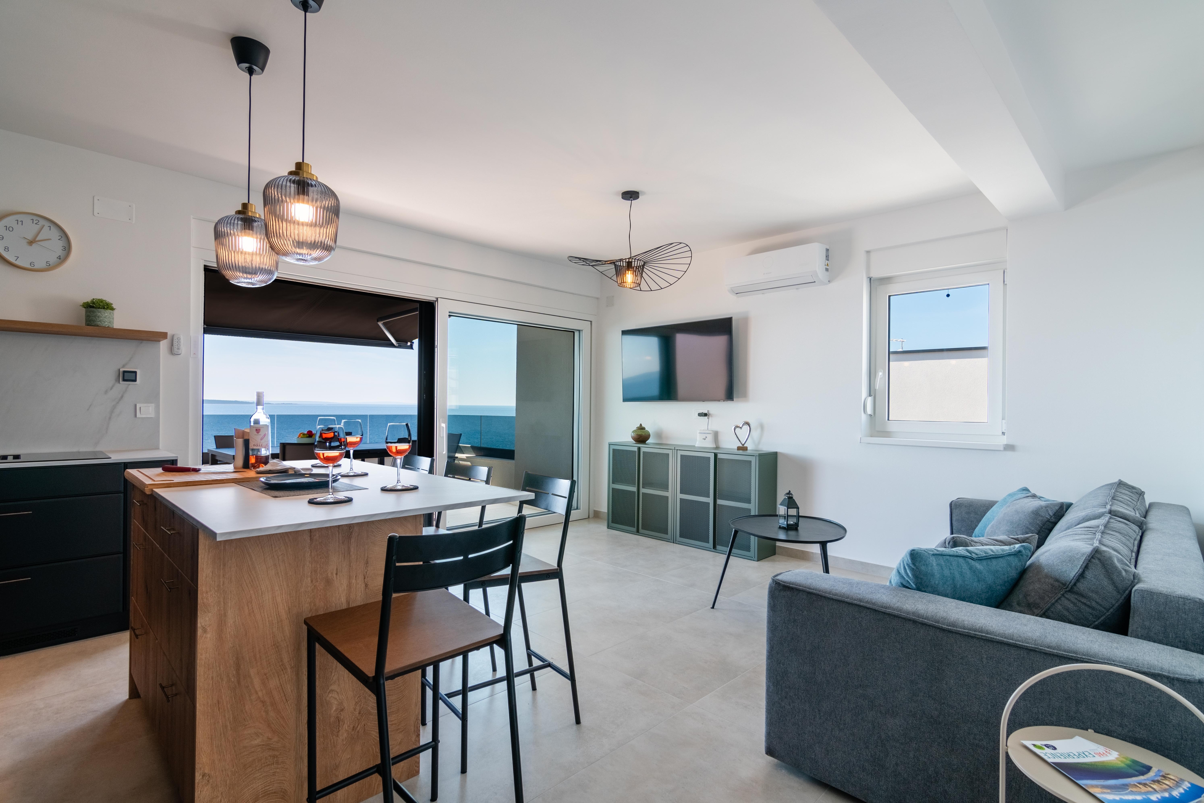 Two bedroom apartment with terrace and sea view Mandre, Pag  A-b