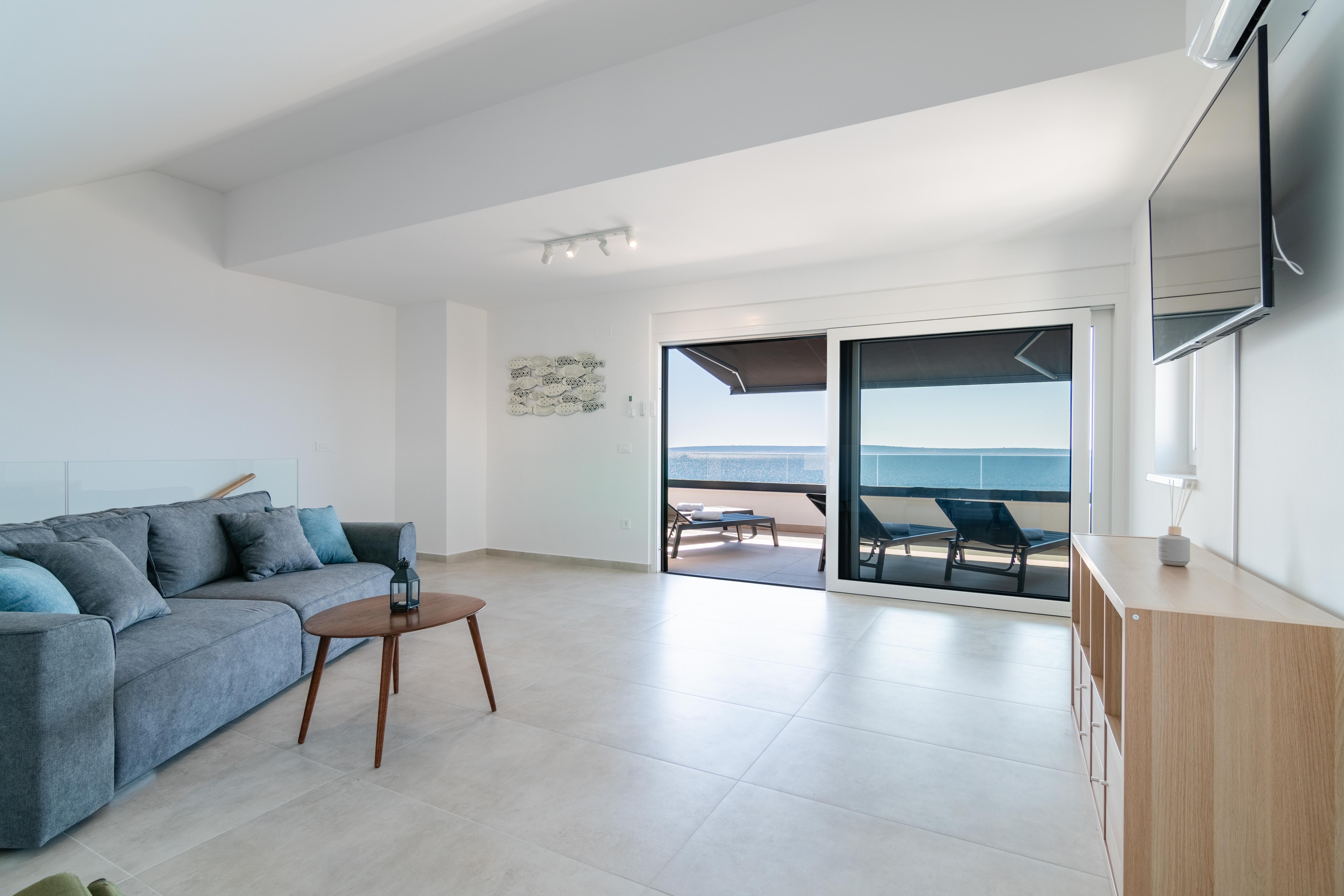 Two bedroom apartment with terrace and sea view Mandre, Pag  A-b