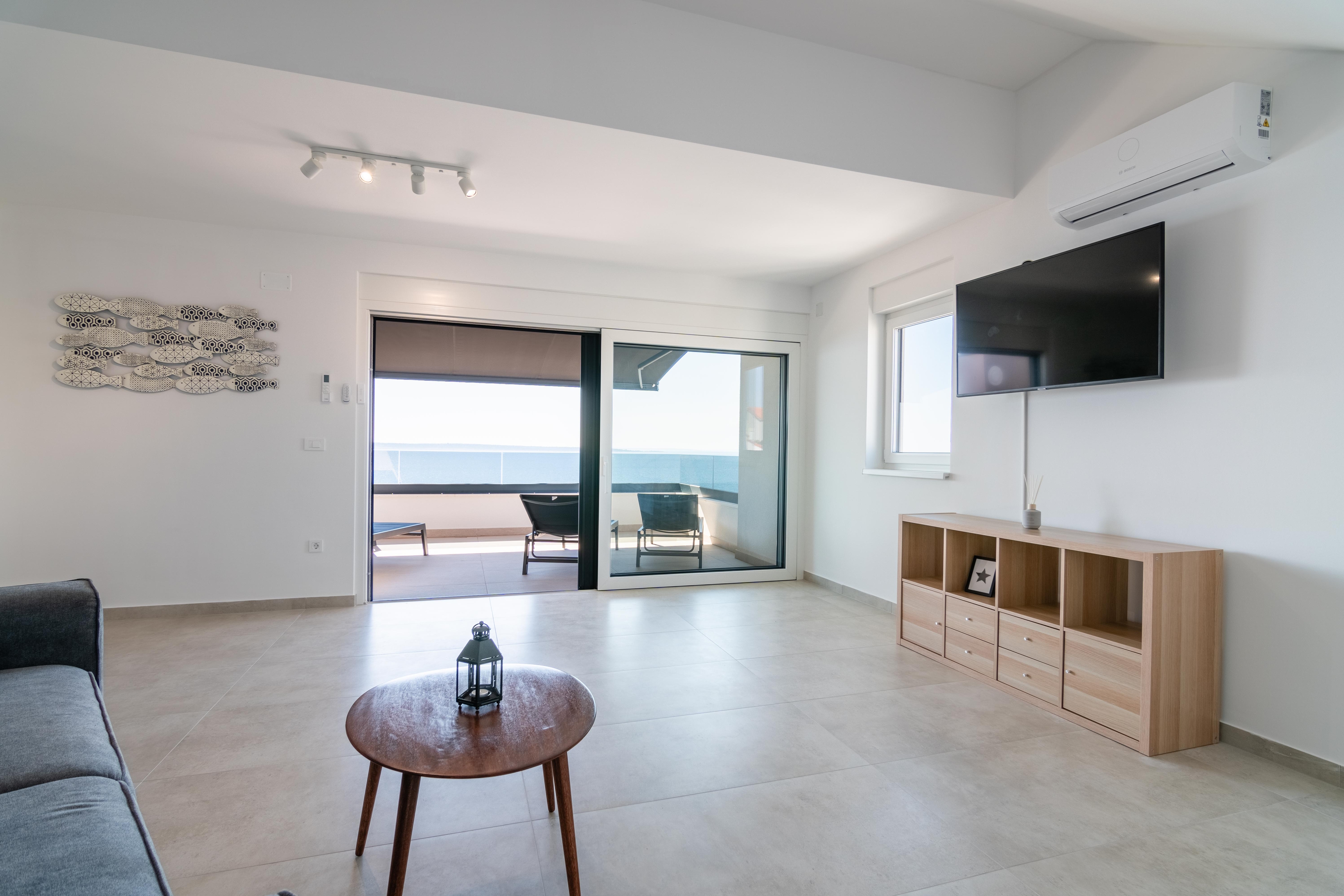 Two bedroom apartment with terrace and sea view Mandre, Pag  A-b