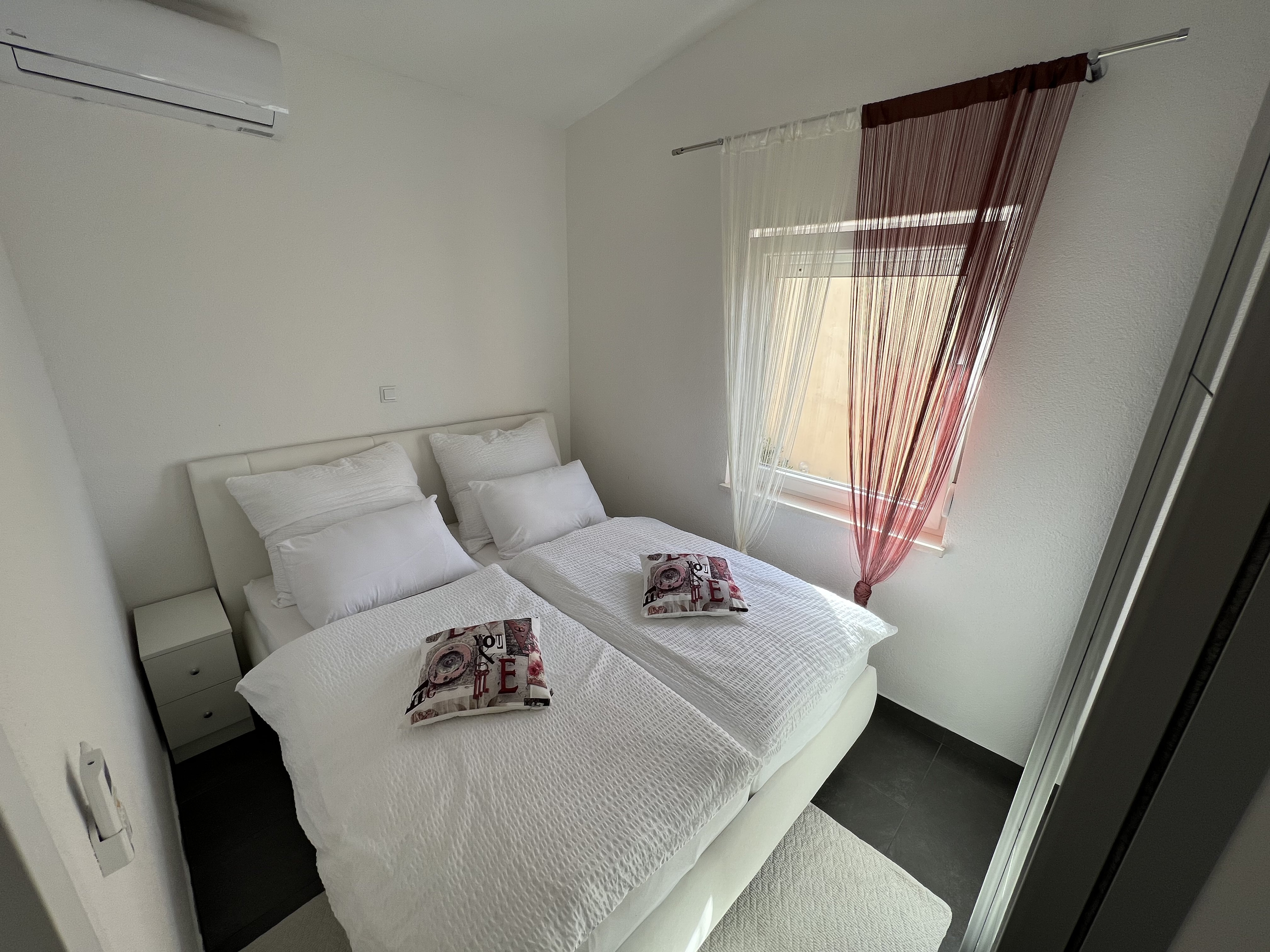 One bedroom apartment with terrace and sea view Pag  A-c