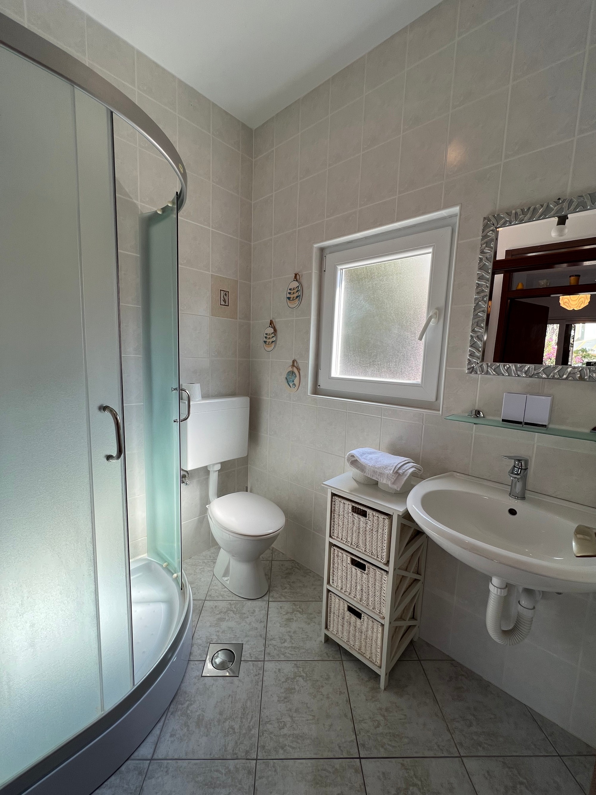 Three bedroom house with terrace and sea view Šimuni, Pag  K