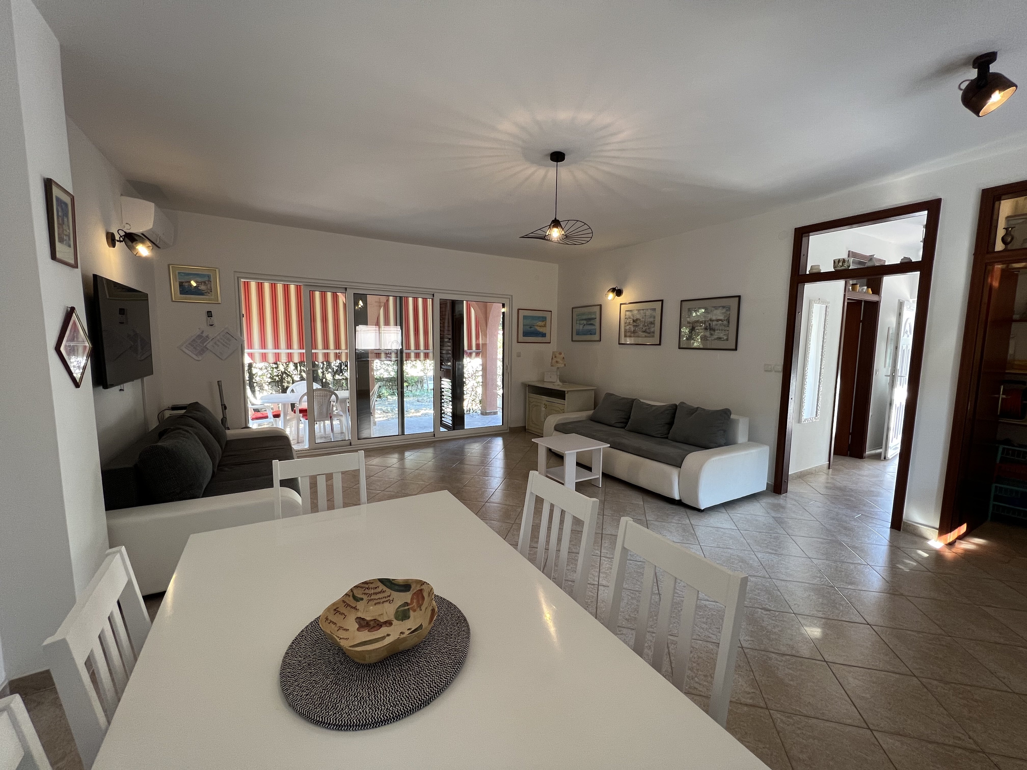 Three bedroom house with terrace and sea view Šimuni, Pag  K