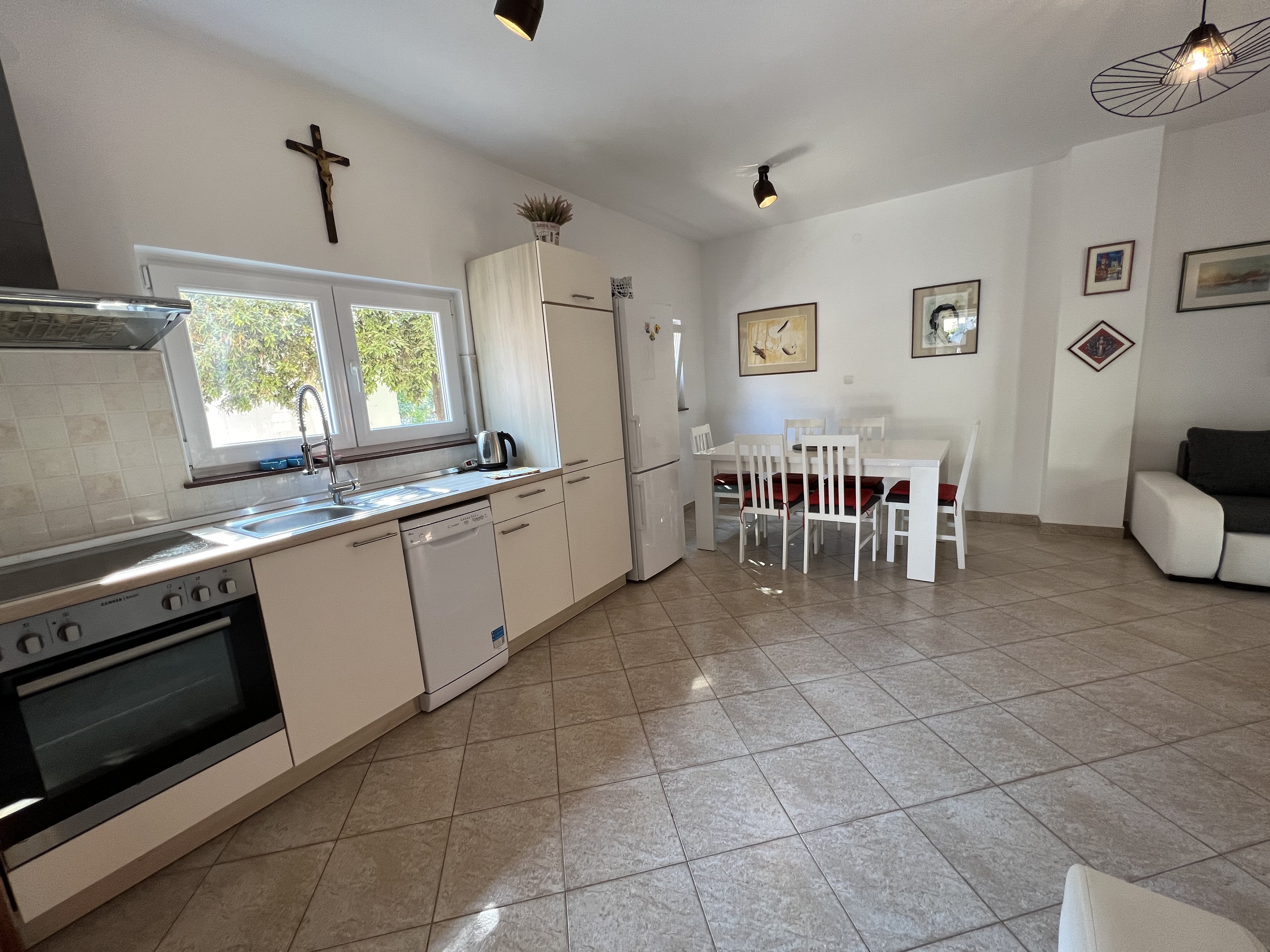 Three bedroom house with terrace and sea view Šimuni, Pag  K