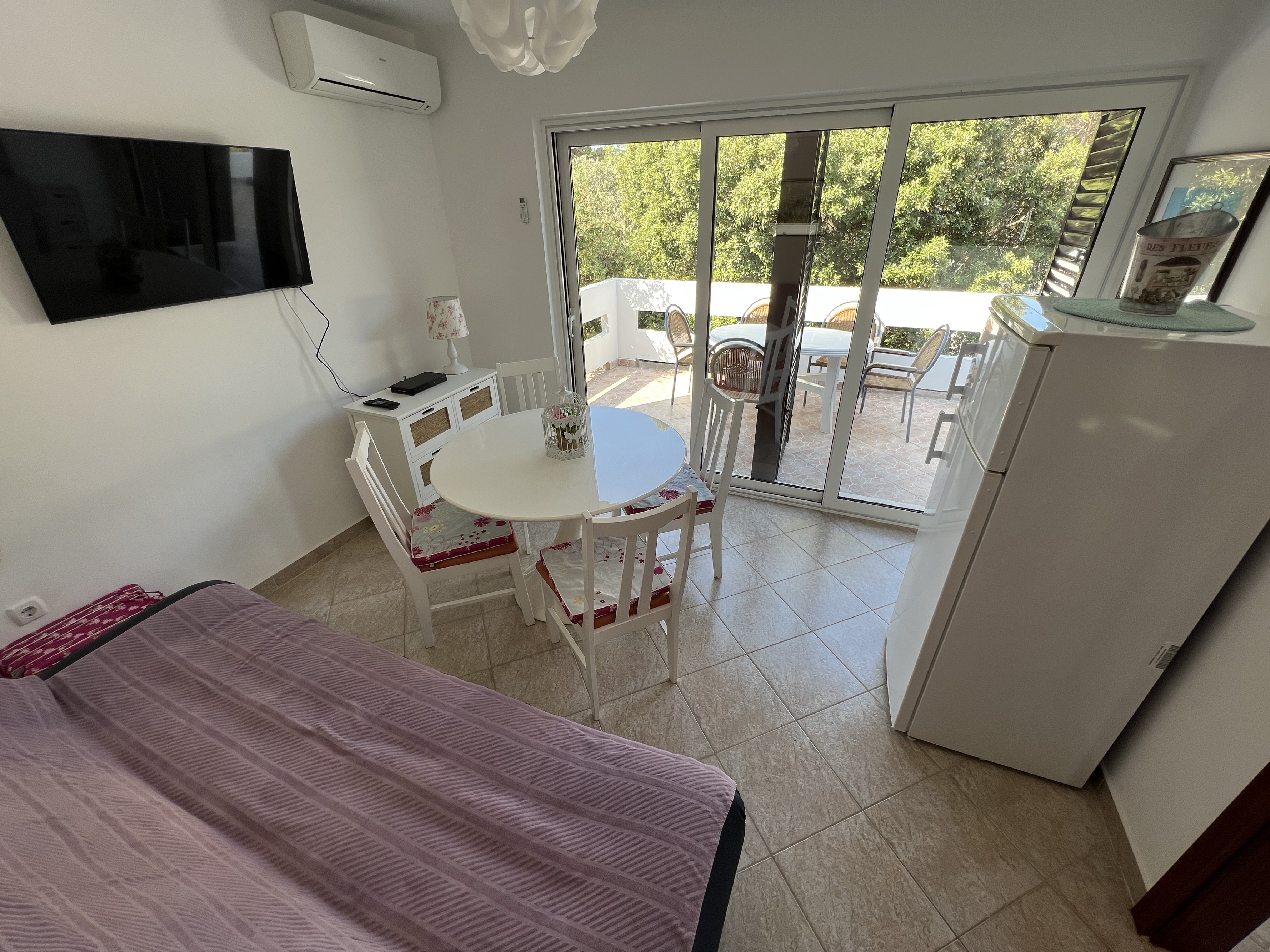 Three bedroom house with terrace and sea view Šimuni, Pag  K