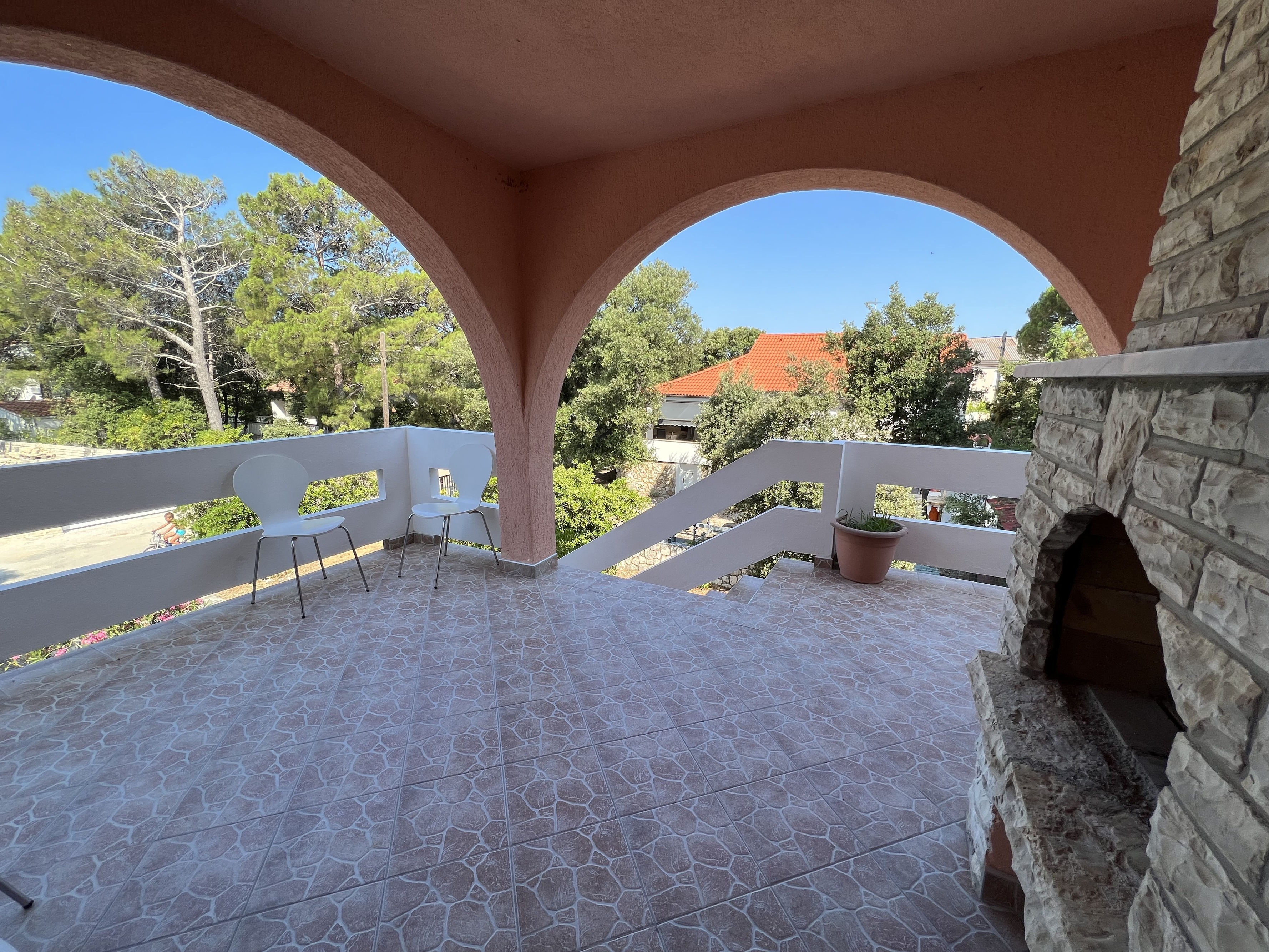 Three bedroom house with terrace and sea view Šimuni, Pag  K