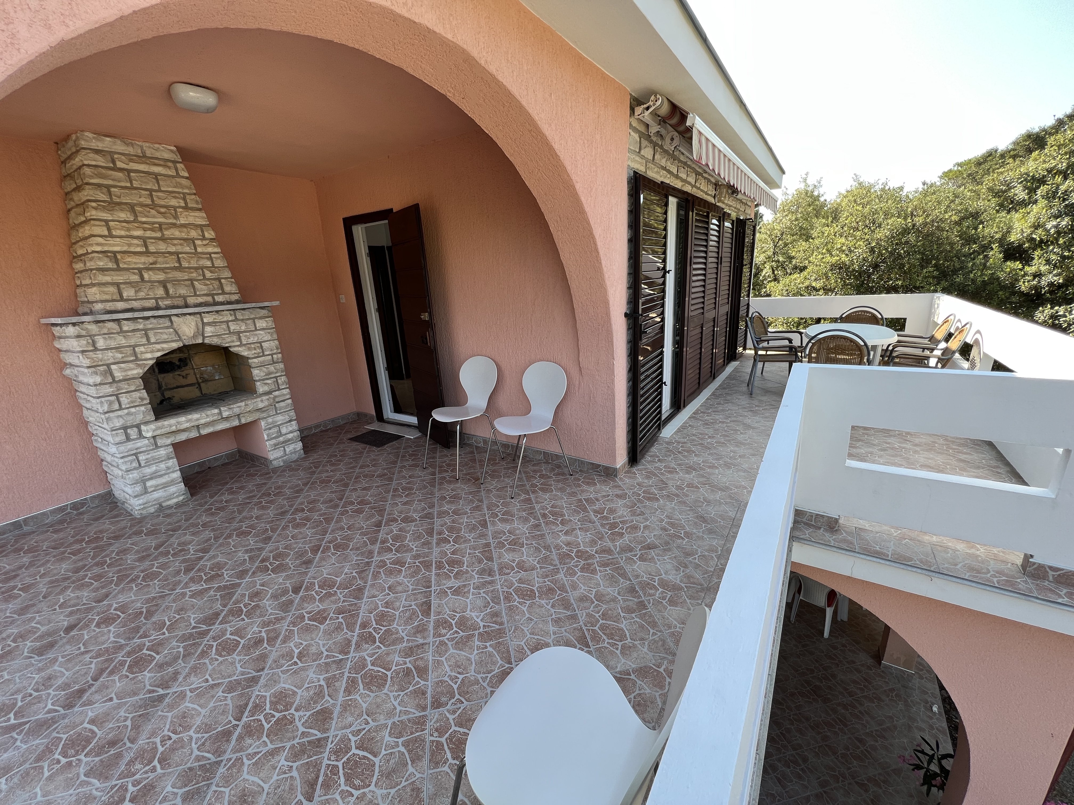 Three bedroom house with terrace and sea view Šimuni, Pag  K