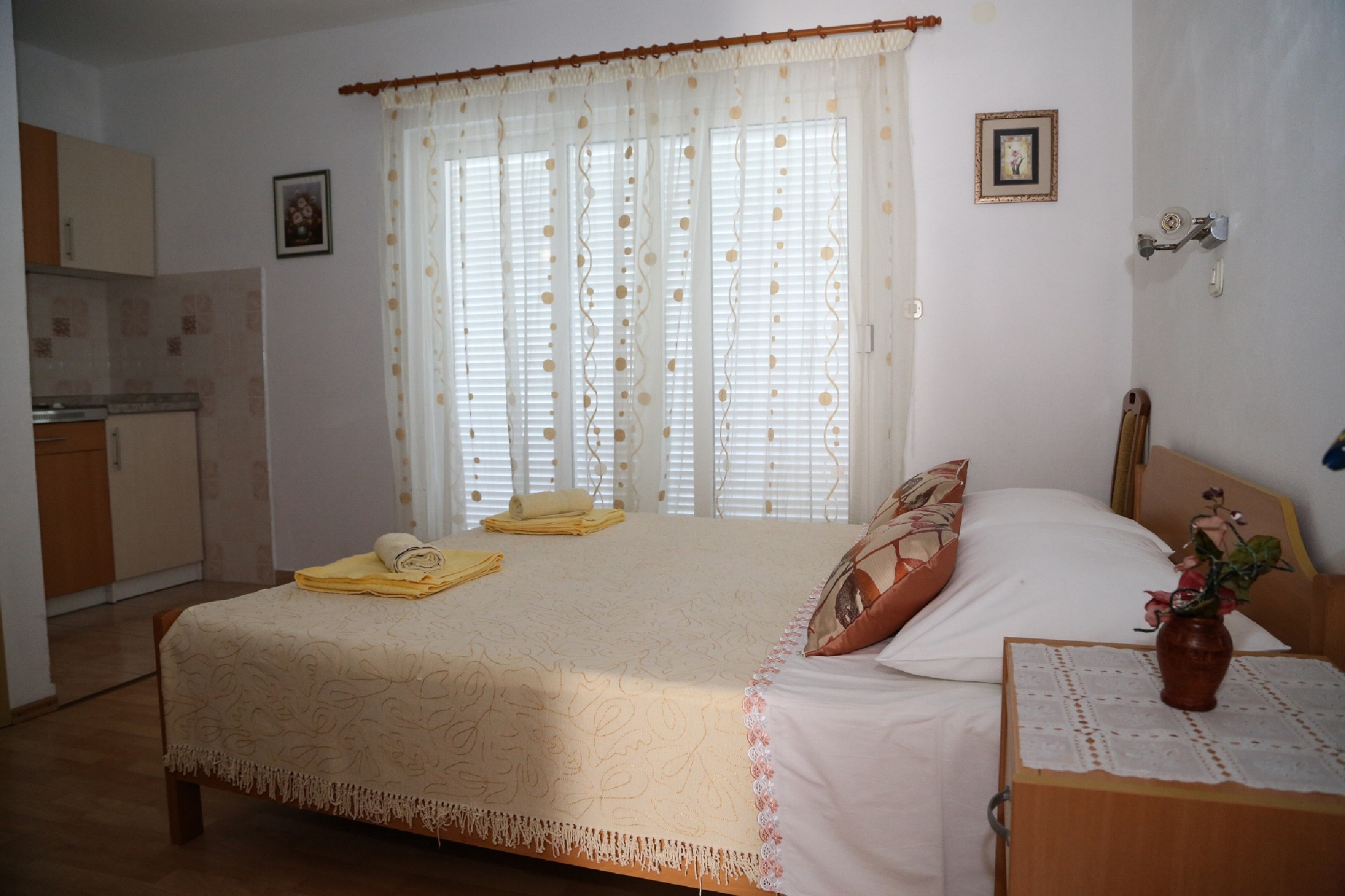 Studio flat with balcony and sea view Milna, Hvar  AS-a