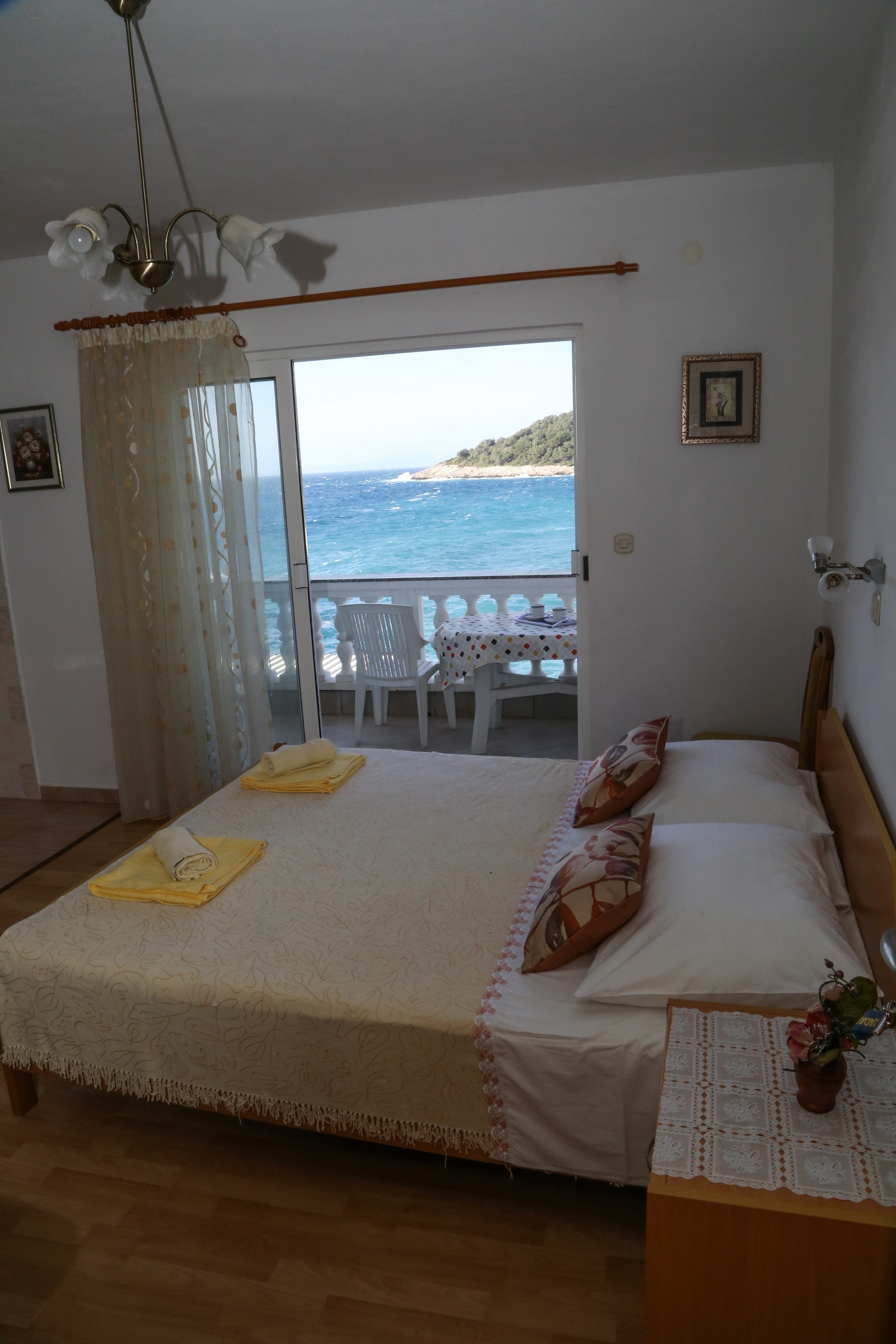 Studio flat with balcony and sea view Milna, Hvar  AS-a