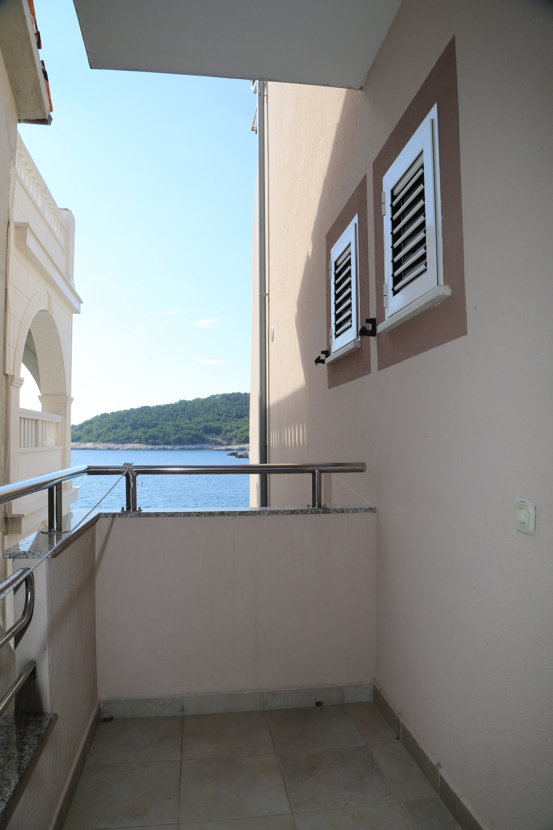 Studio flat with balcony and sea view Milna, Hvar  AS-b