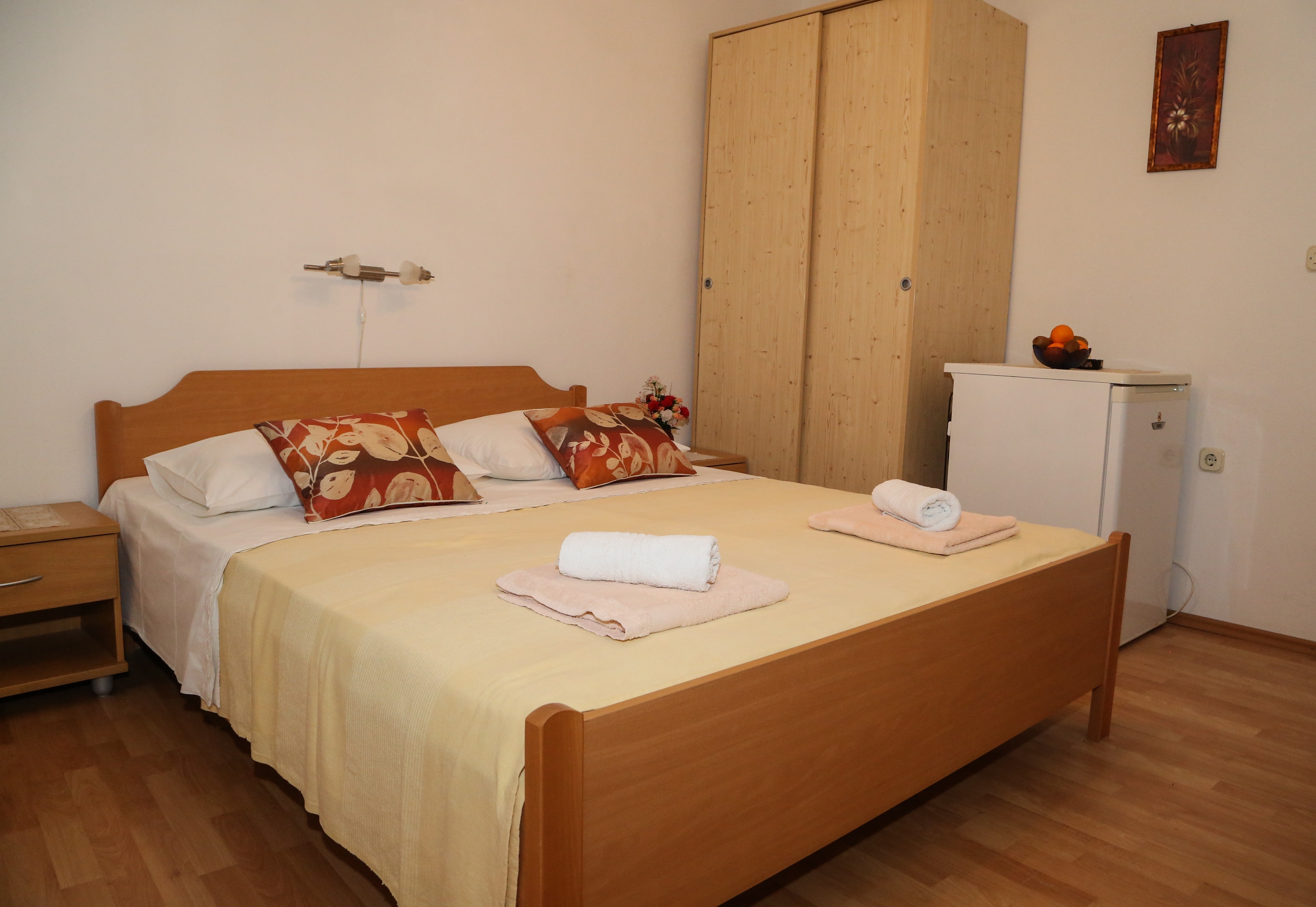 Studio flat with balcony and sea view Milna, Hvar  AS-b