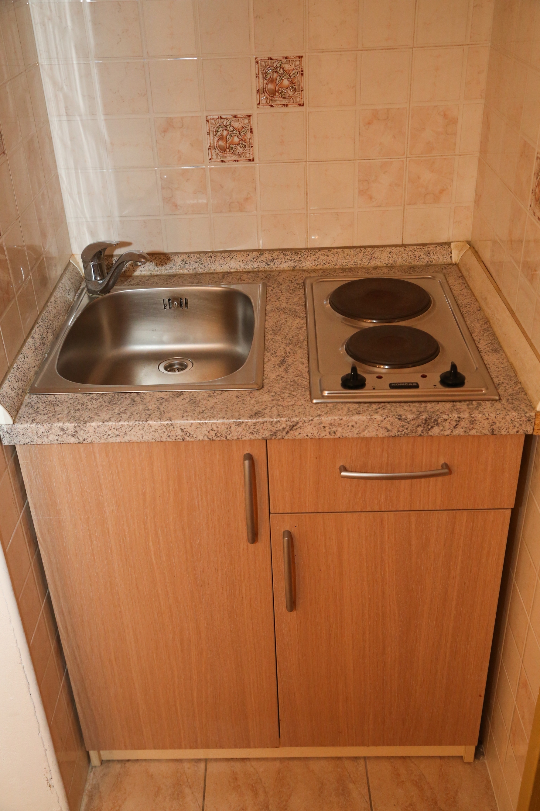 Studio flat with balcony and sea view Milna, Hvar  AS-b