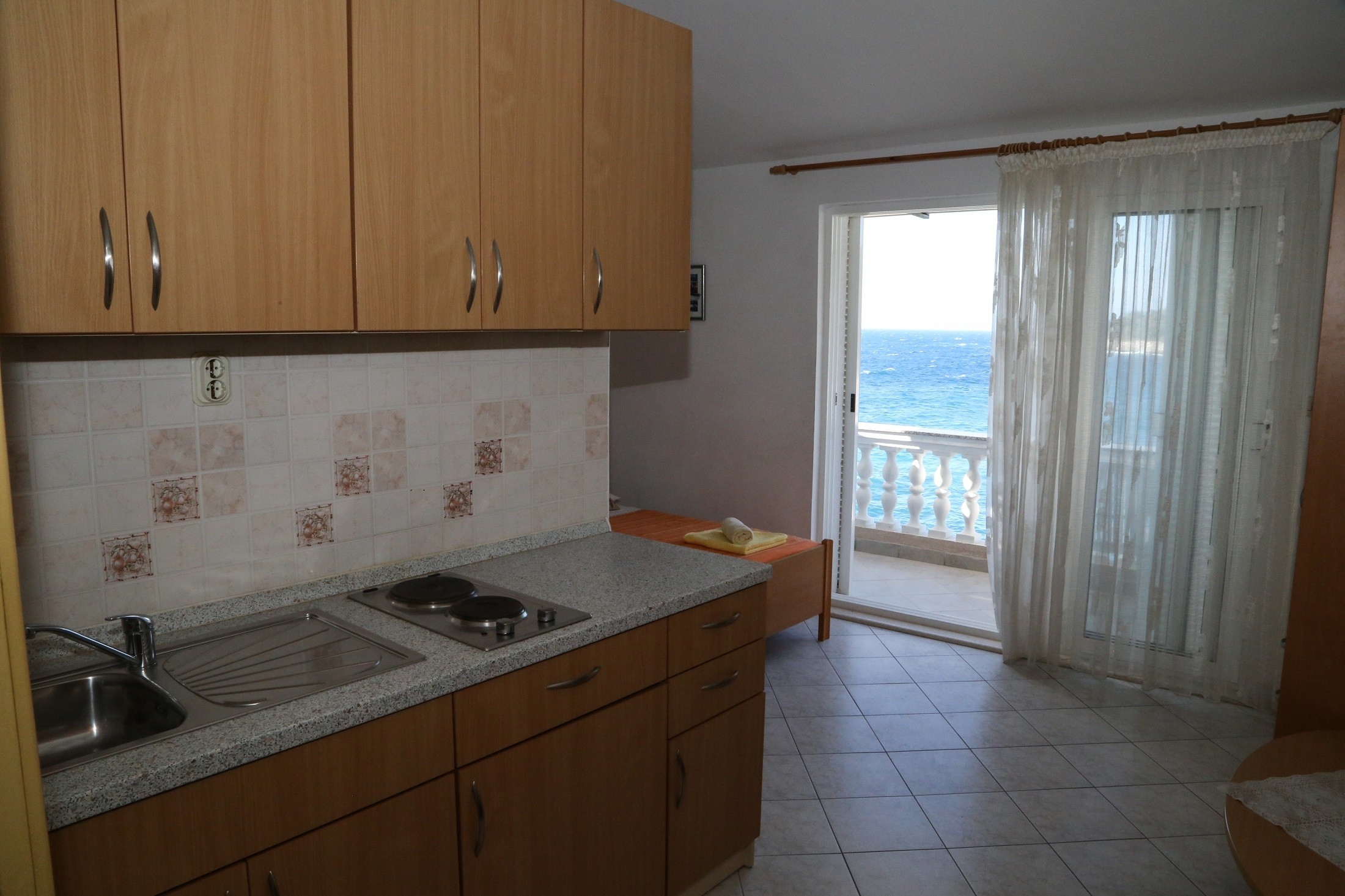 Studio flat with balcony and sea view Milna, Hvar  AS-c