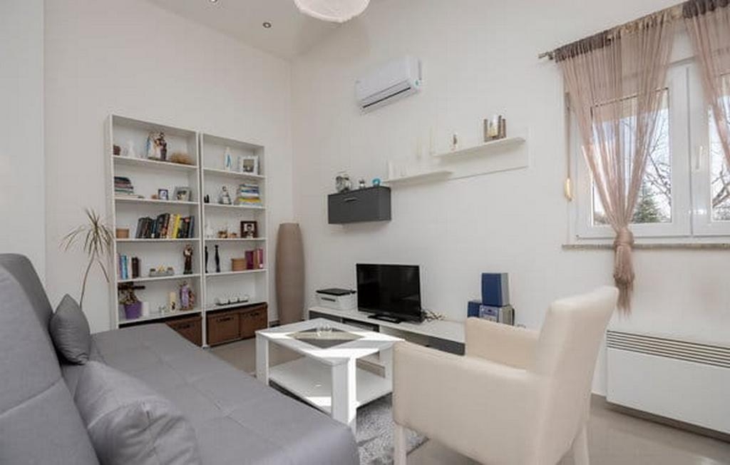 Four-bedroom house with terrace Imotski, Zagora (K-22623)