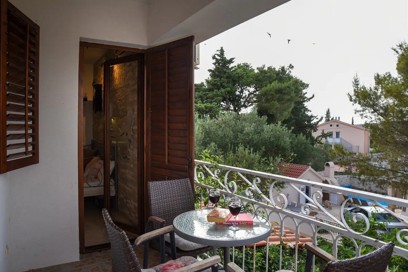 One bedroom apartment with balcony Stari Grad, Hvar  A-d