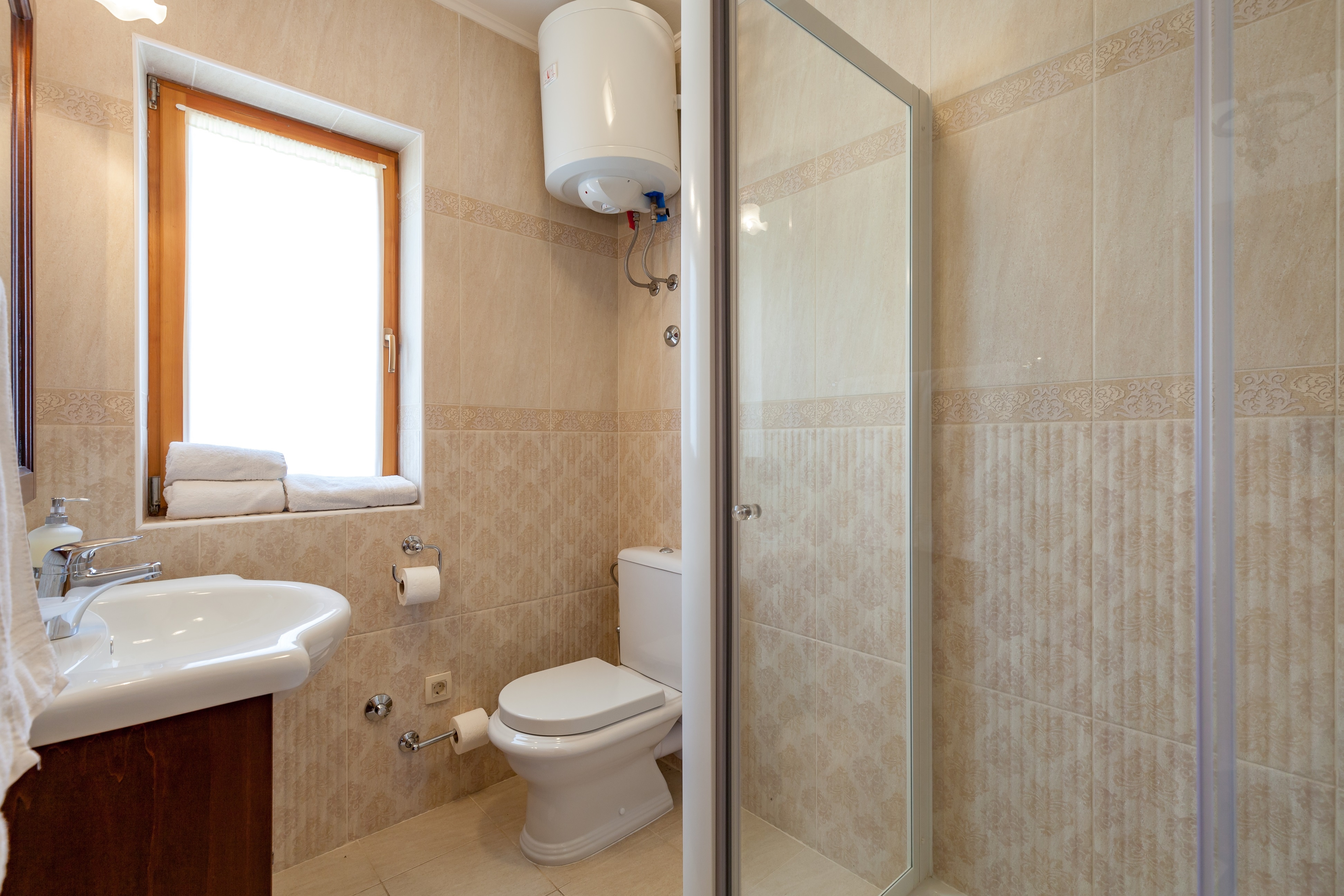 Four bedroom house with terrace and sea view Sumartin, Brač  K