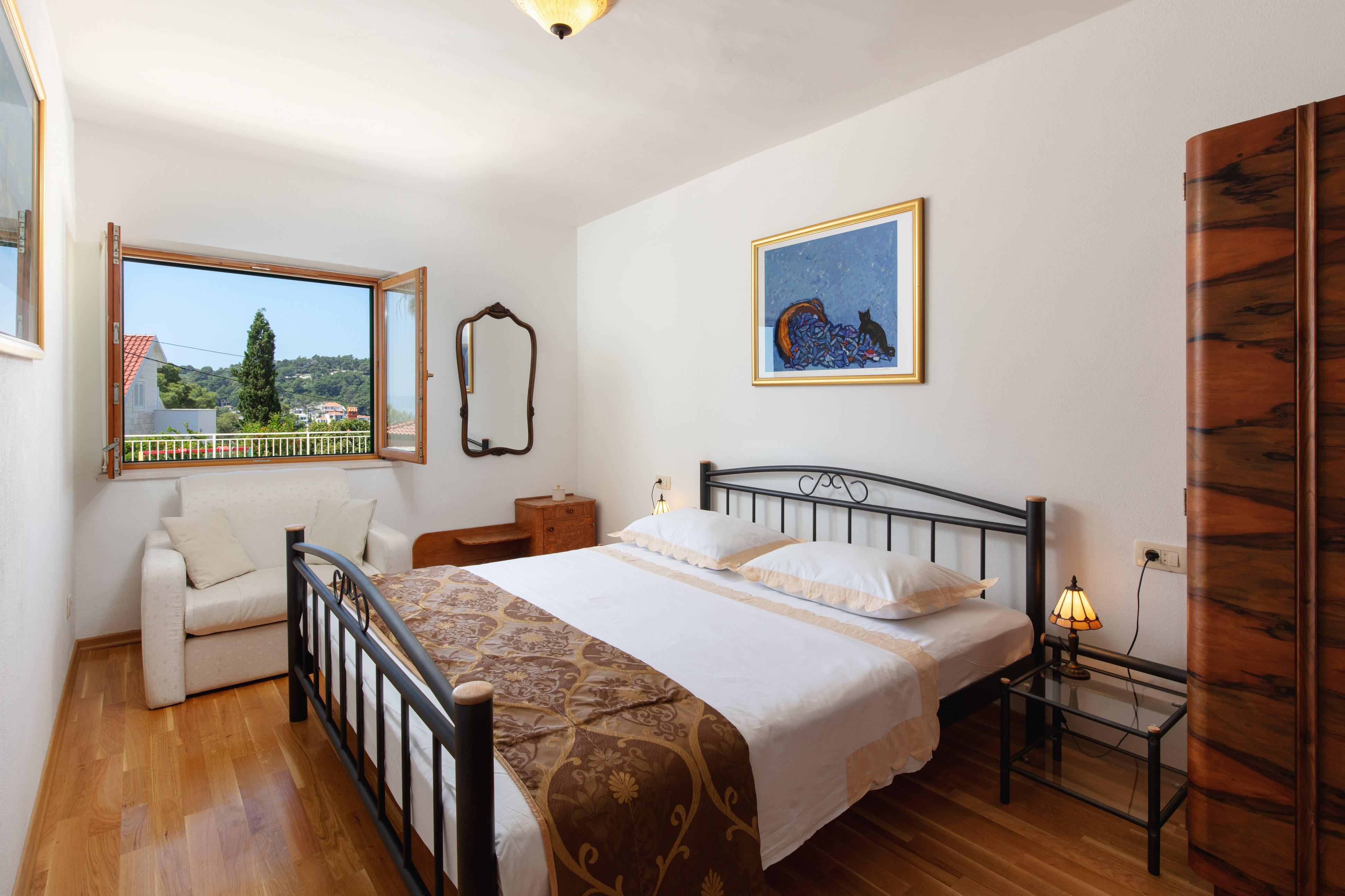 Four bedroom house with terrace and sea view Sumartin, Brač  K