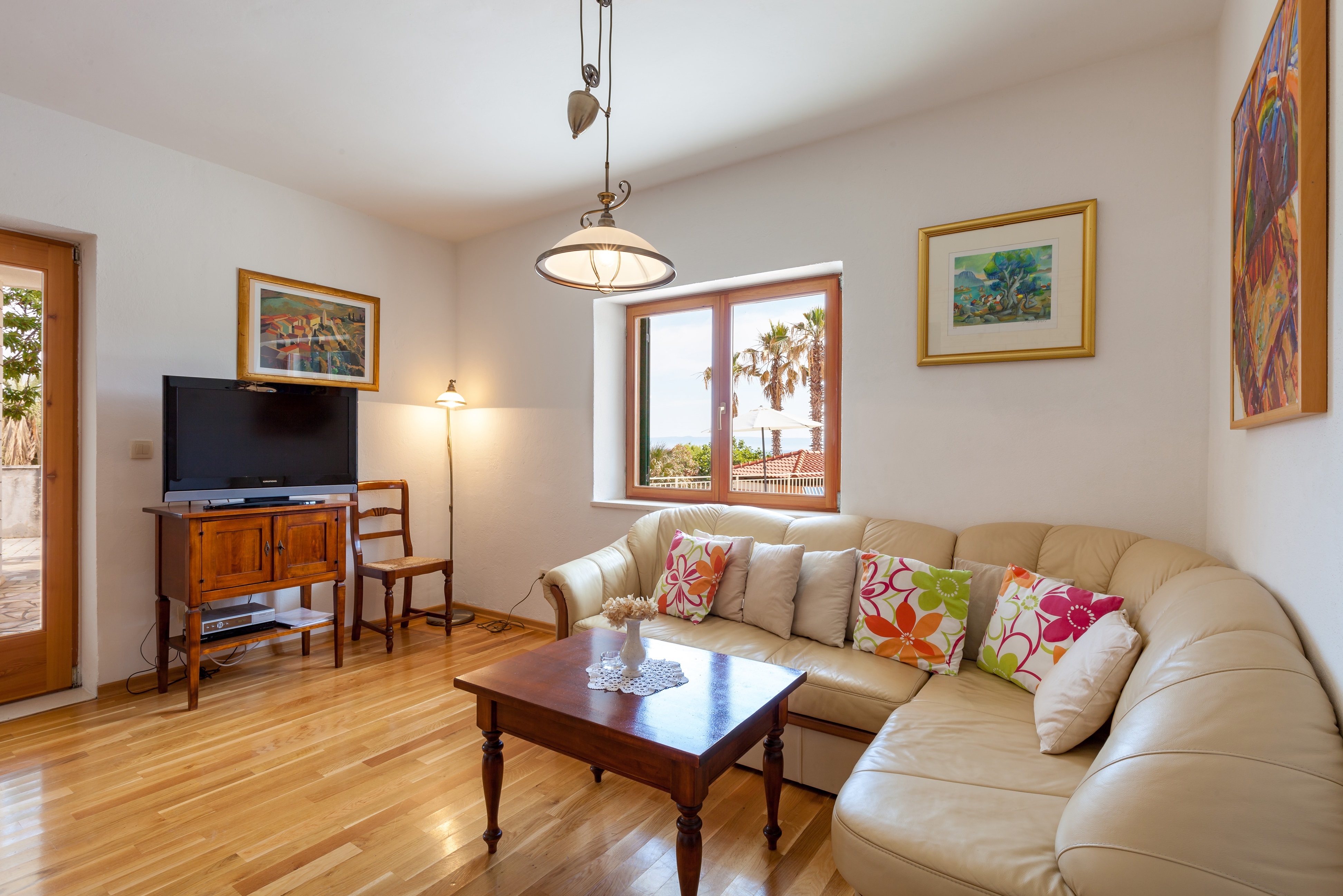 Four-bedroom house with terrace and sea view Sumartin, Brač (K-22636)