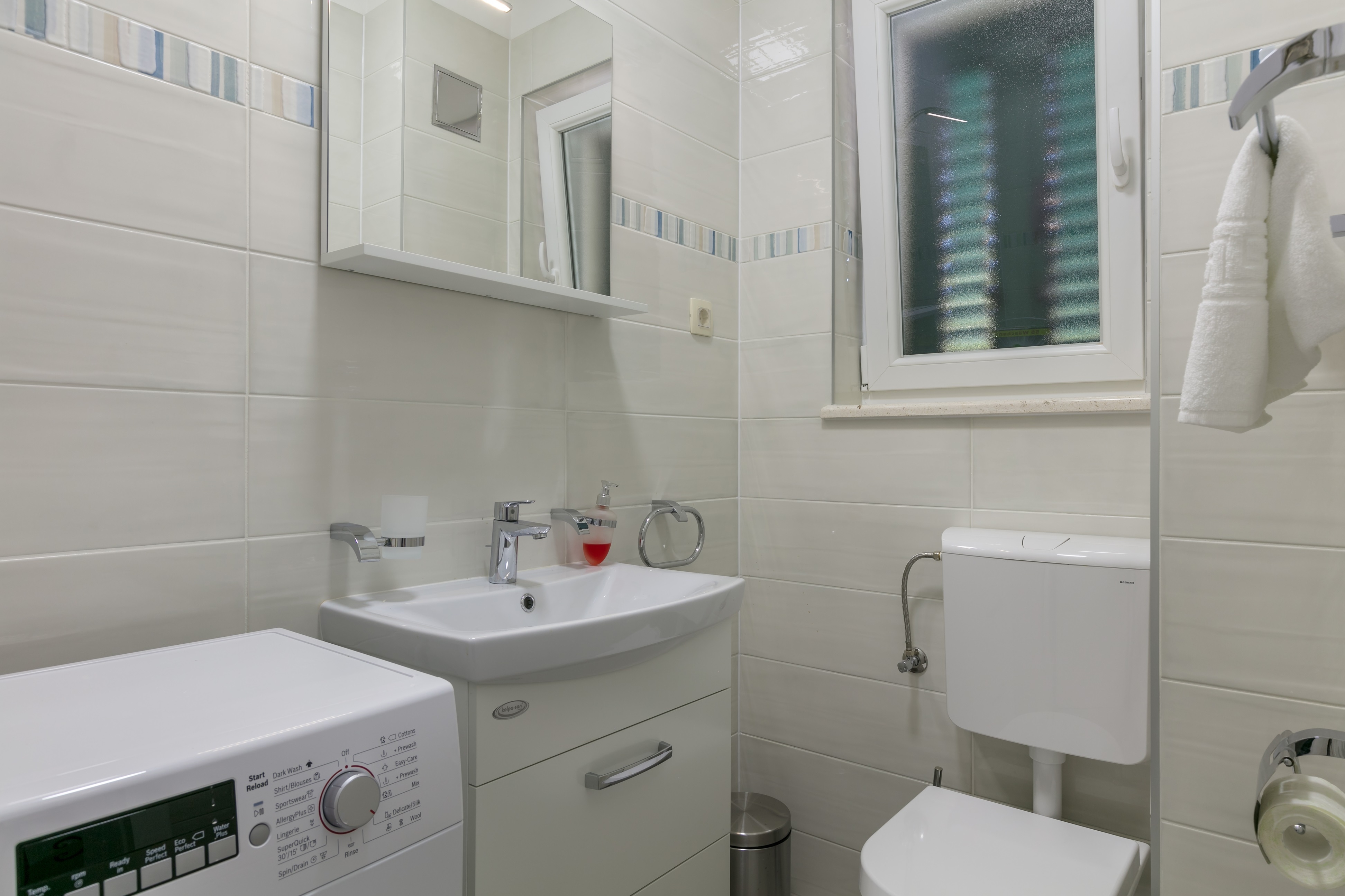Four bedroom house with terrace Cove Makarac, Brač  K